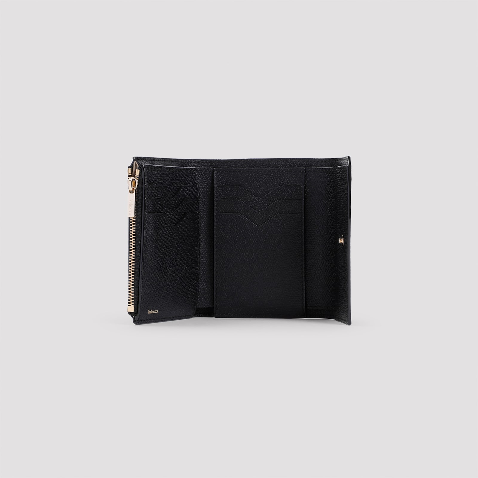 Shop Valextra 6 Pockets Wallet In Nn Nero