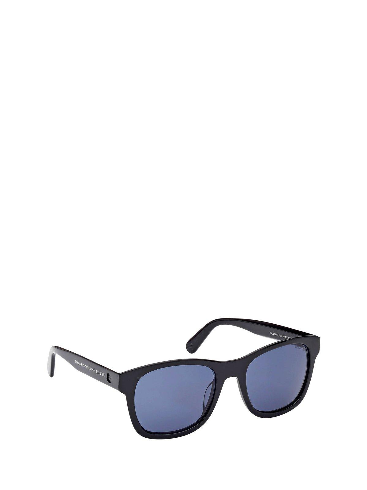 Moncler Eyewear Square Frame Sunglasses In 01v