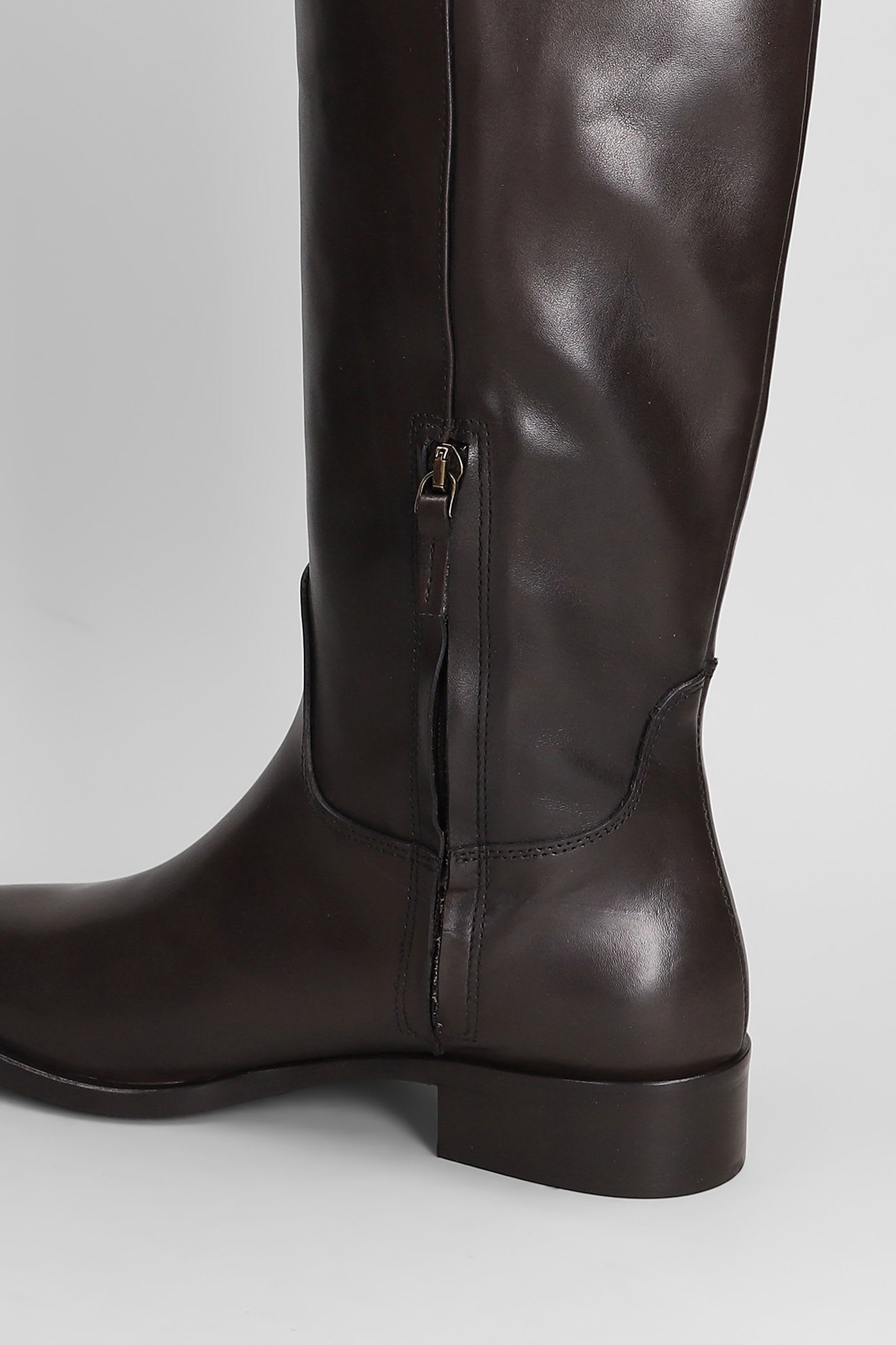 Julie Dee Low Heels Boots In Dark Brown Leather In Brown