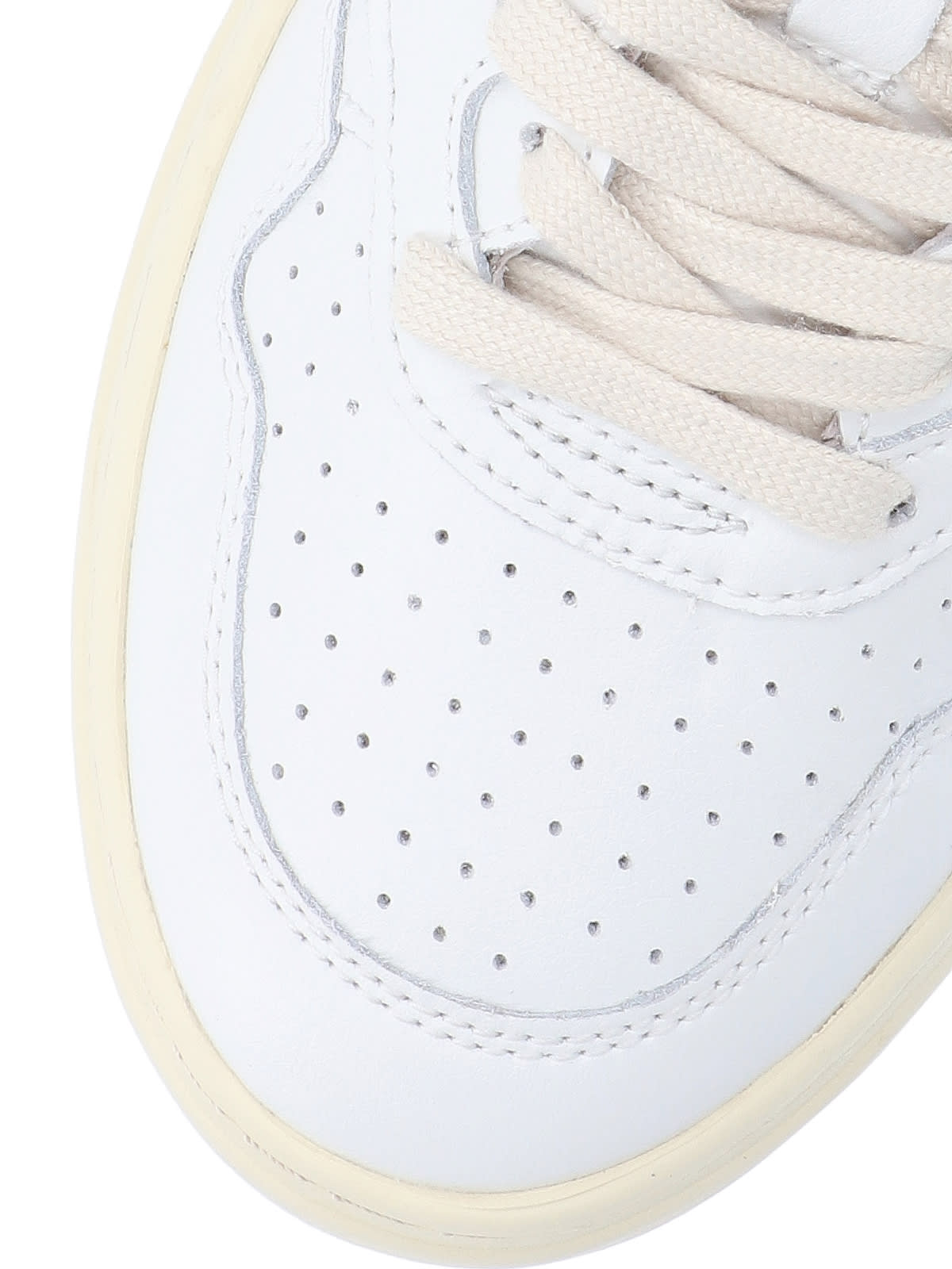 Shop Autry Medalist 01 Low Sneakers In White