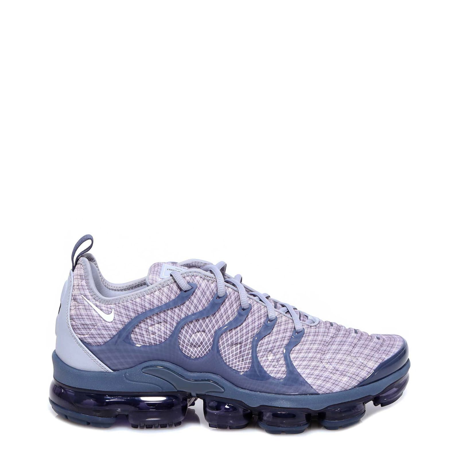Air VaporMax Plus Chicago mens Shoe in 2020 All white