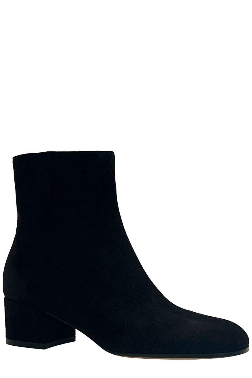 Gianvito Rossi Joelle Round Toe Block Heel Ankle Boots In Black