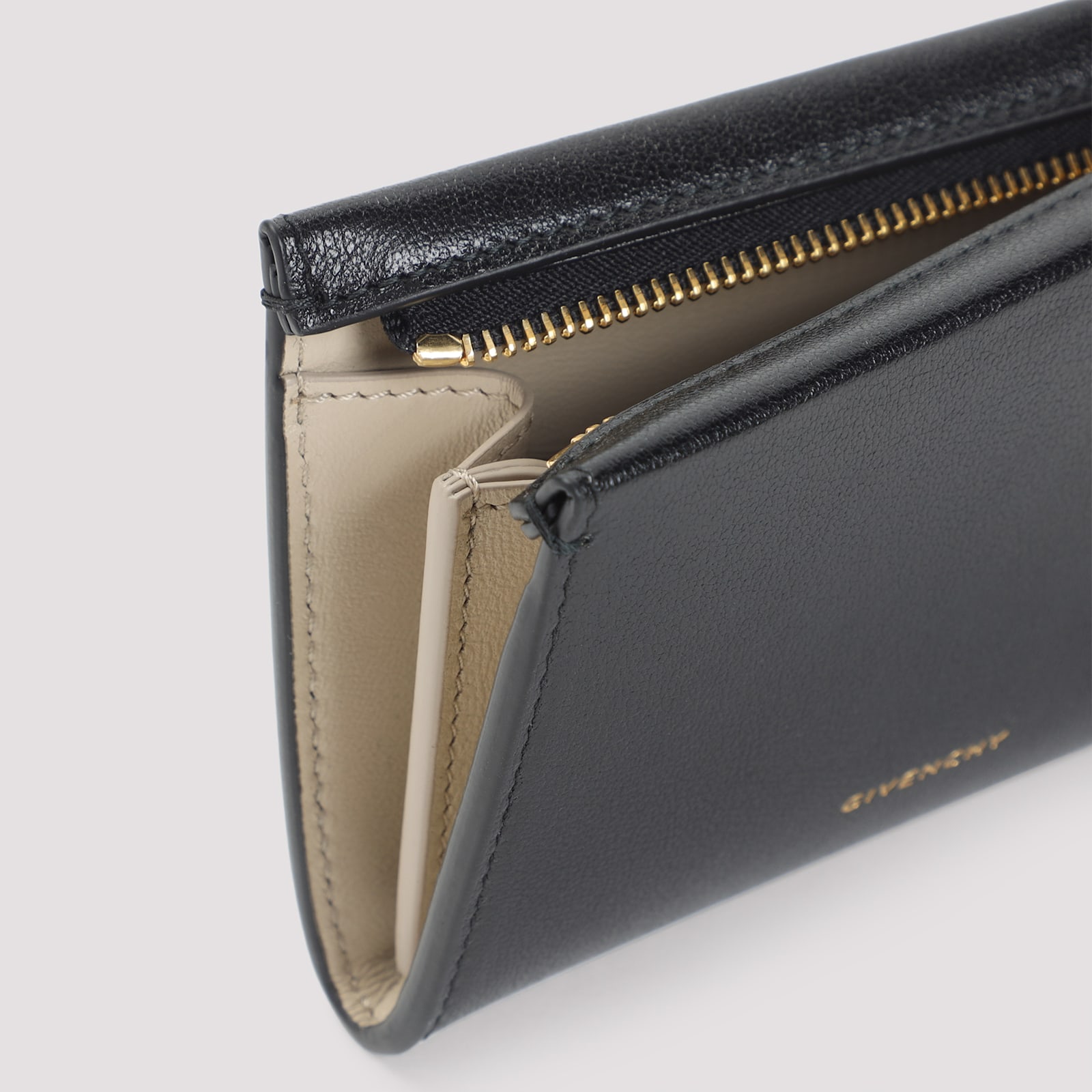 Givenchy Zipped Credit Card Case In Black