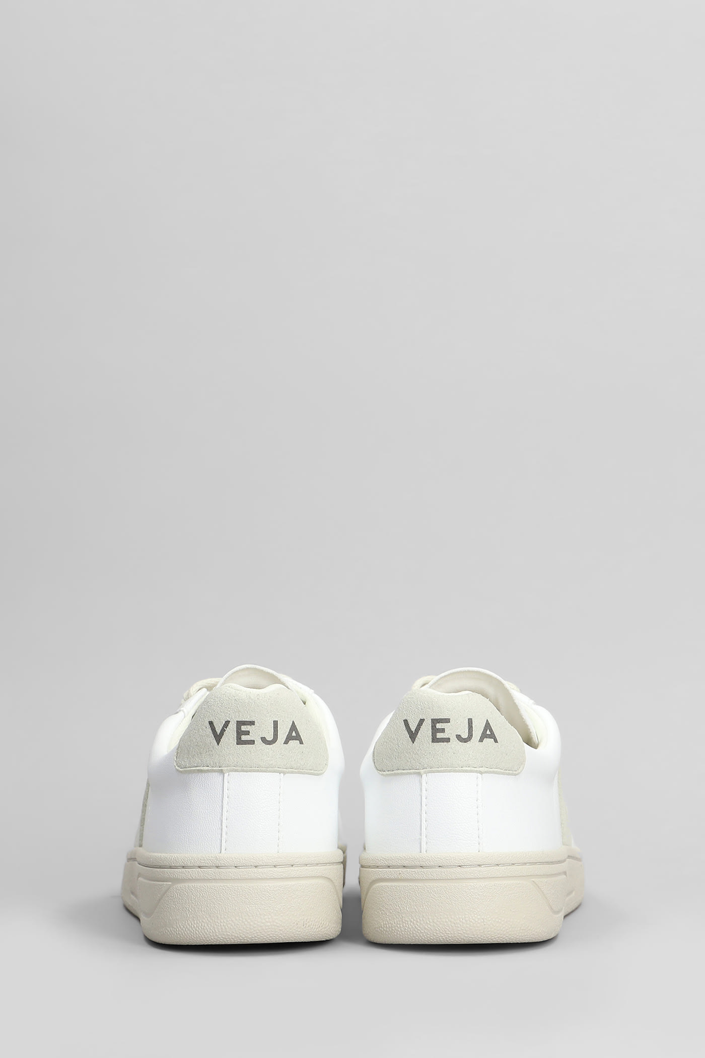 Veja Urca Cwl Sneakers In White