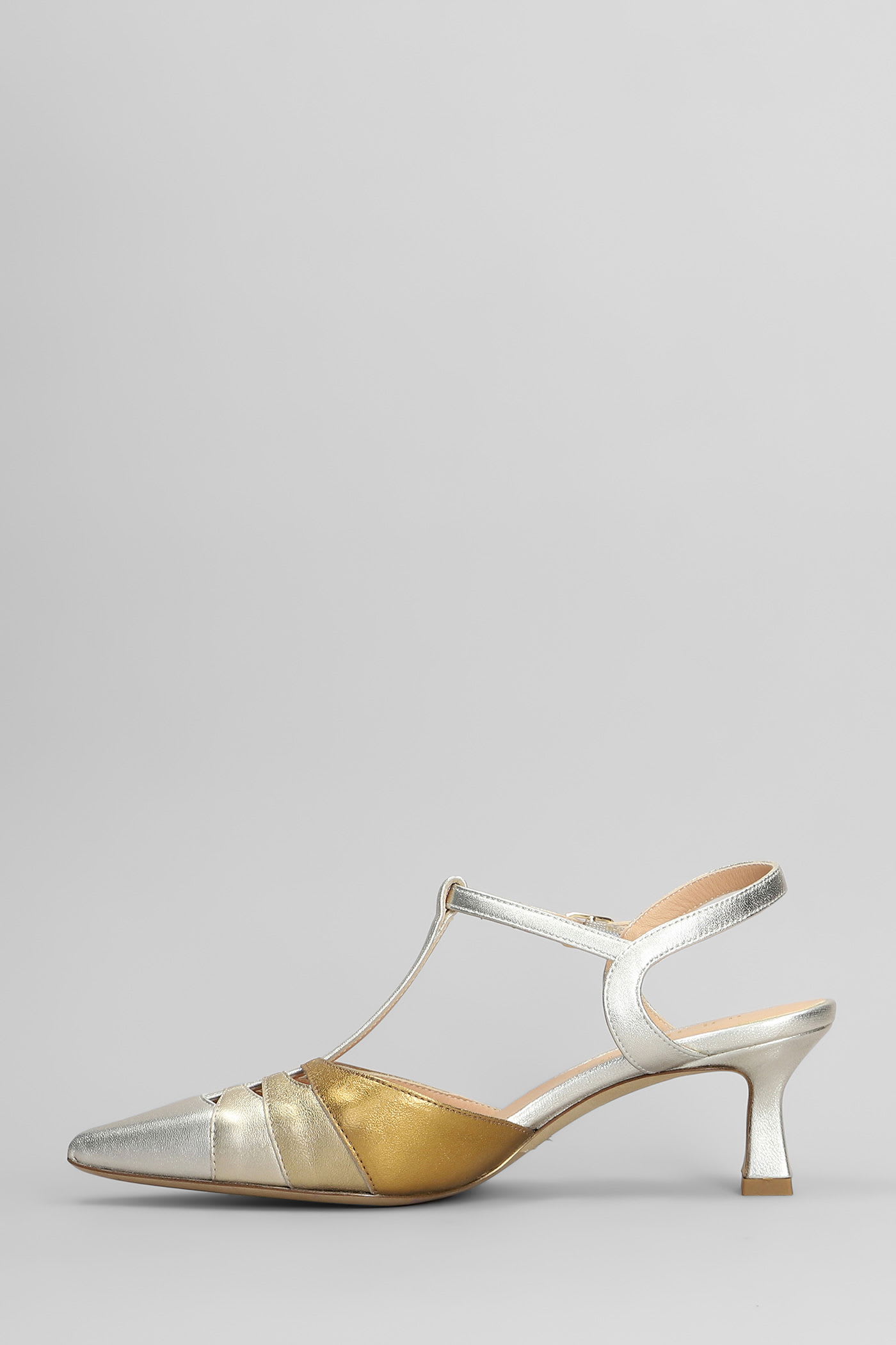 Julie Dee Pumps In Platinum Leather