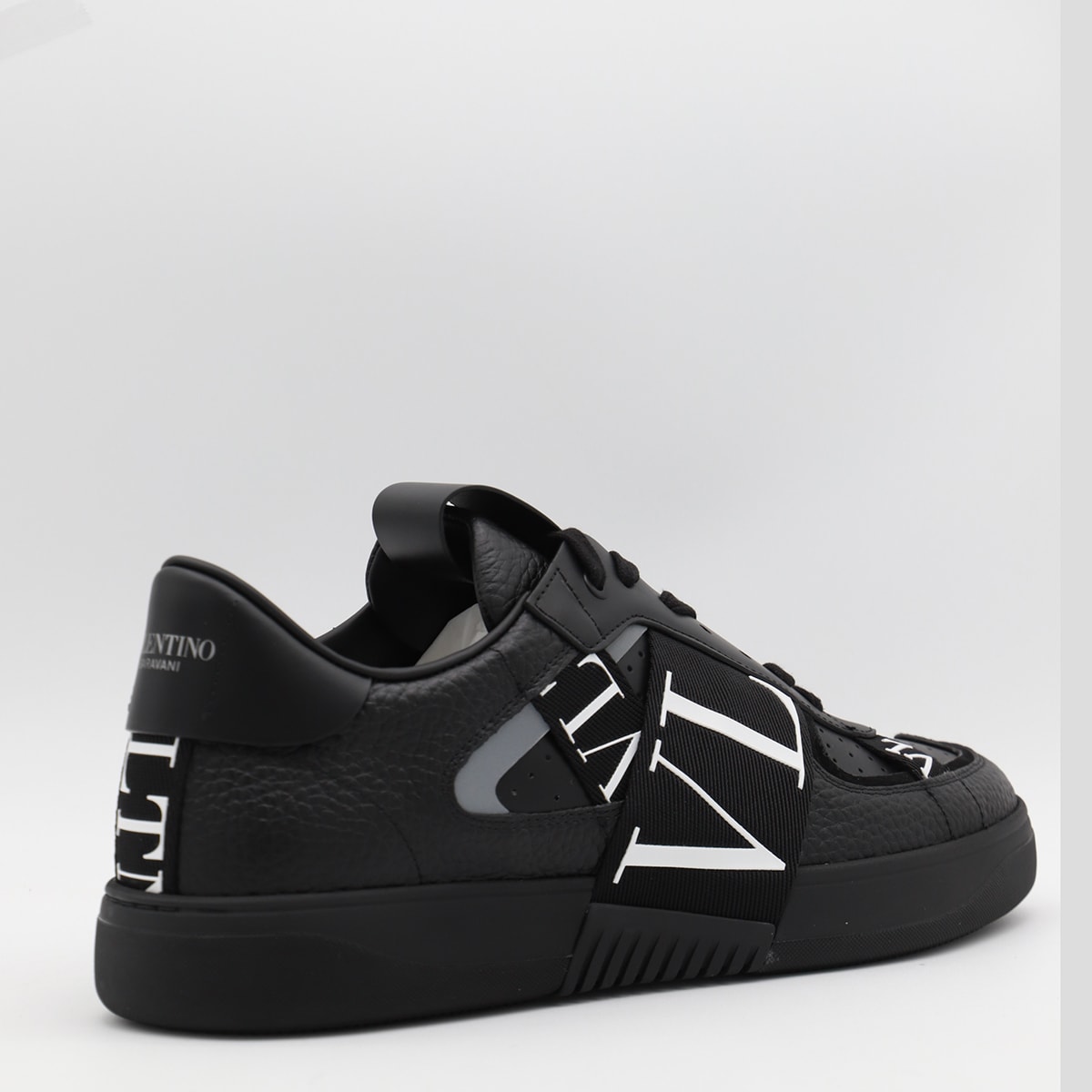 Valentino Garavani Black Calf Leather Bos Taurus Low Top Sneakers