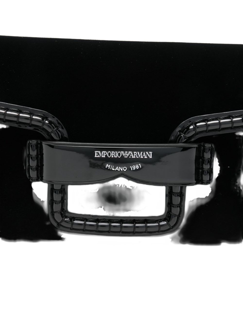 Emporio Armani Logo-detailing Shoulder Bag In Black