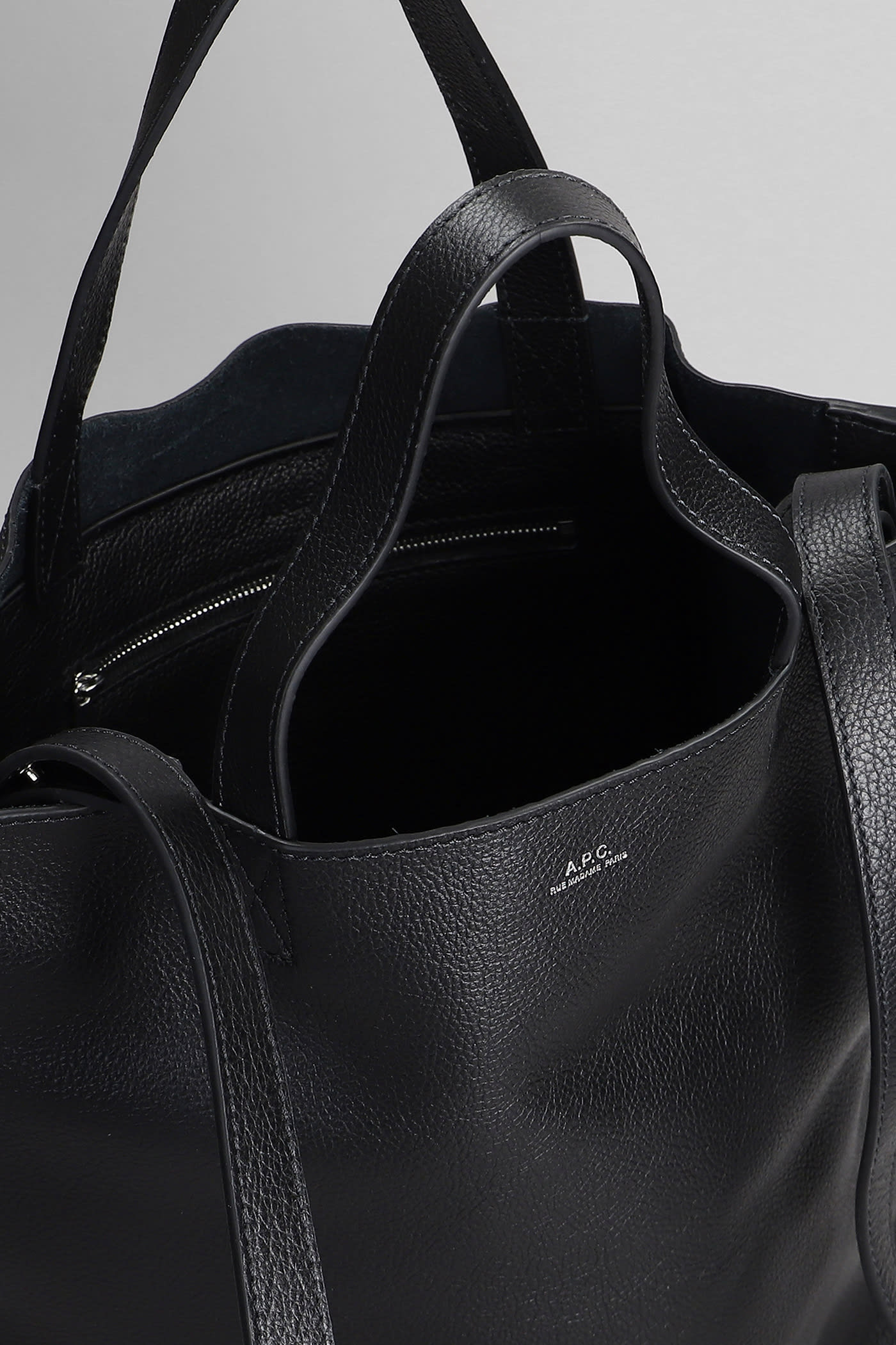 Shop Apc Maiko Tote In Black Leather