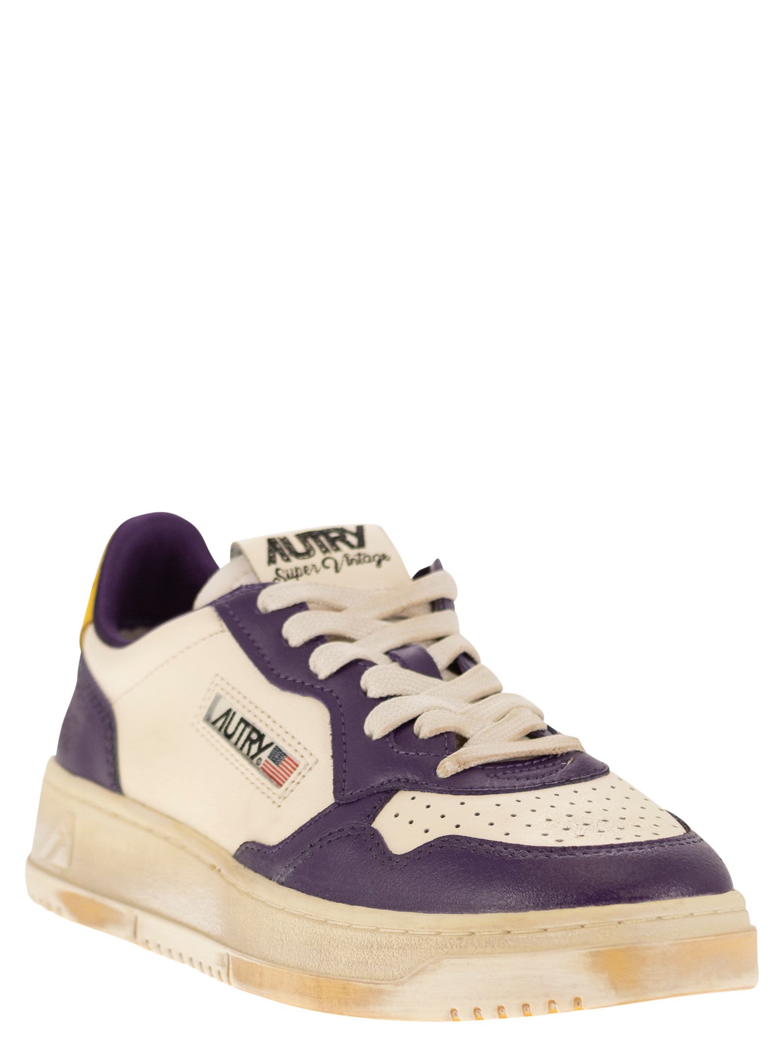 Shop Autry Medalist - Super Vintage Trainers