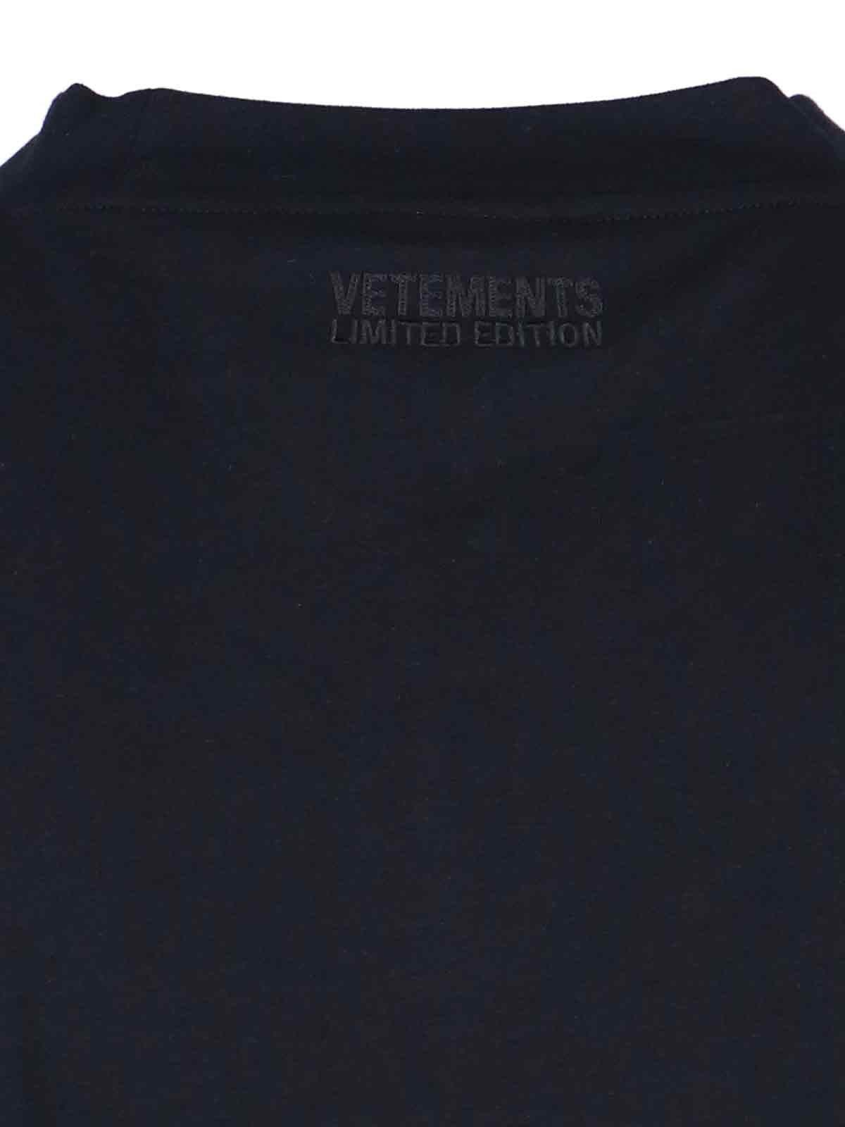 Shop Vetements Medium T-shirt In Nero