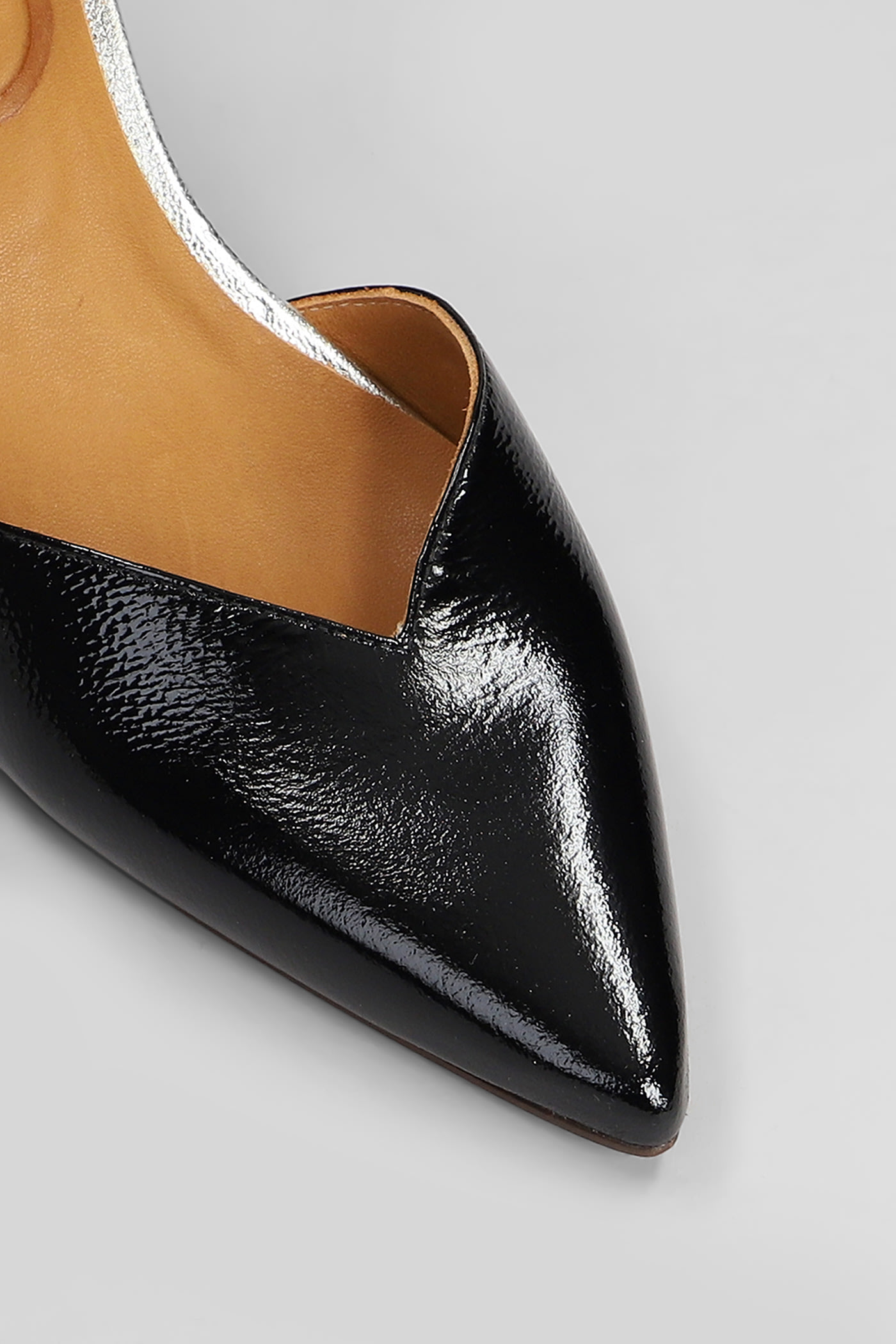 Chie Mihara Pumps In Black Patent Leather In Black