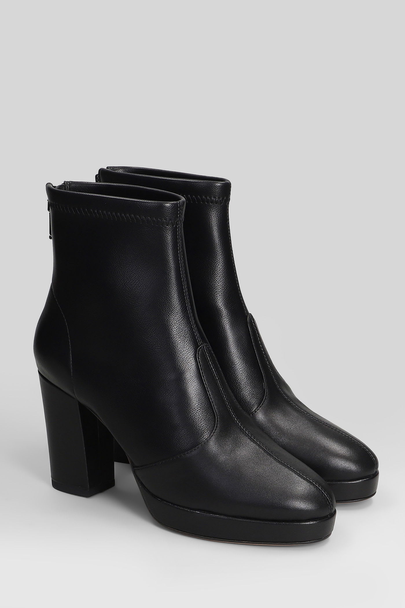 Lola Cruz High Heels Ankle Boots In Black Leather In Black