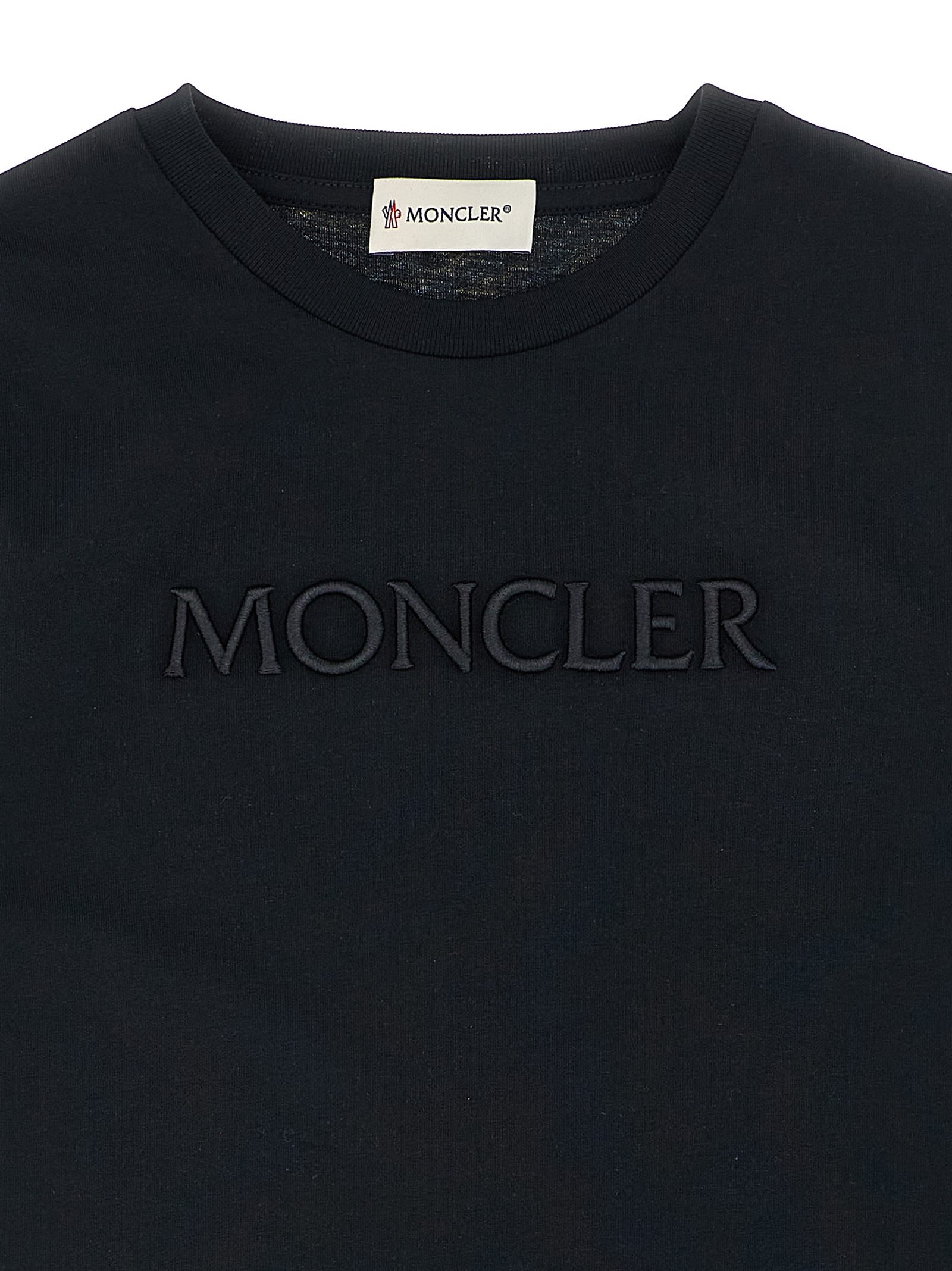 Moncler Logo Embroidery T-shirt In Black