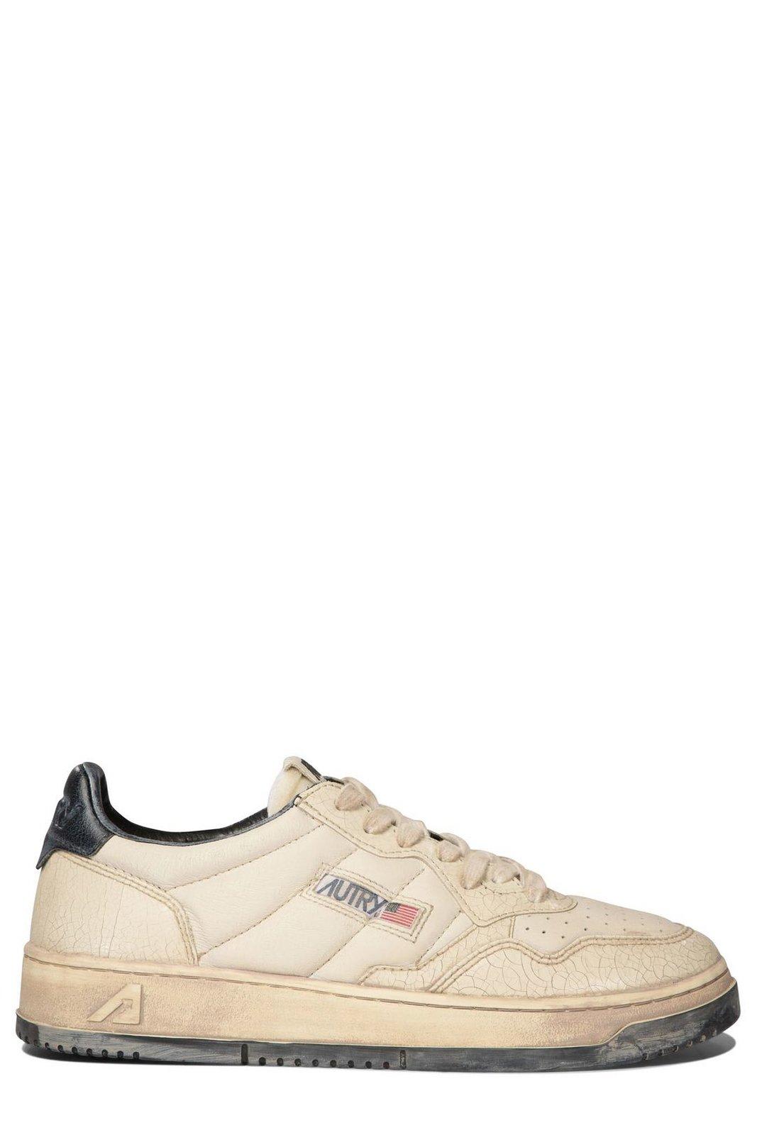 Shop Autry Super Vintage Low Sneakers