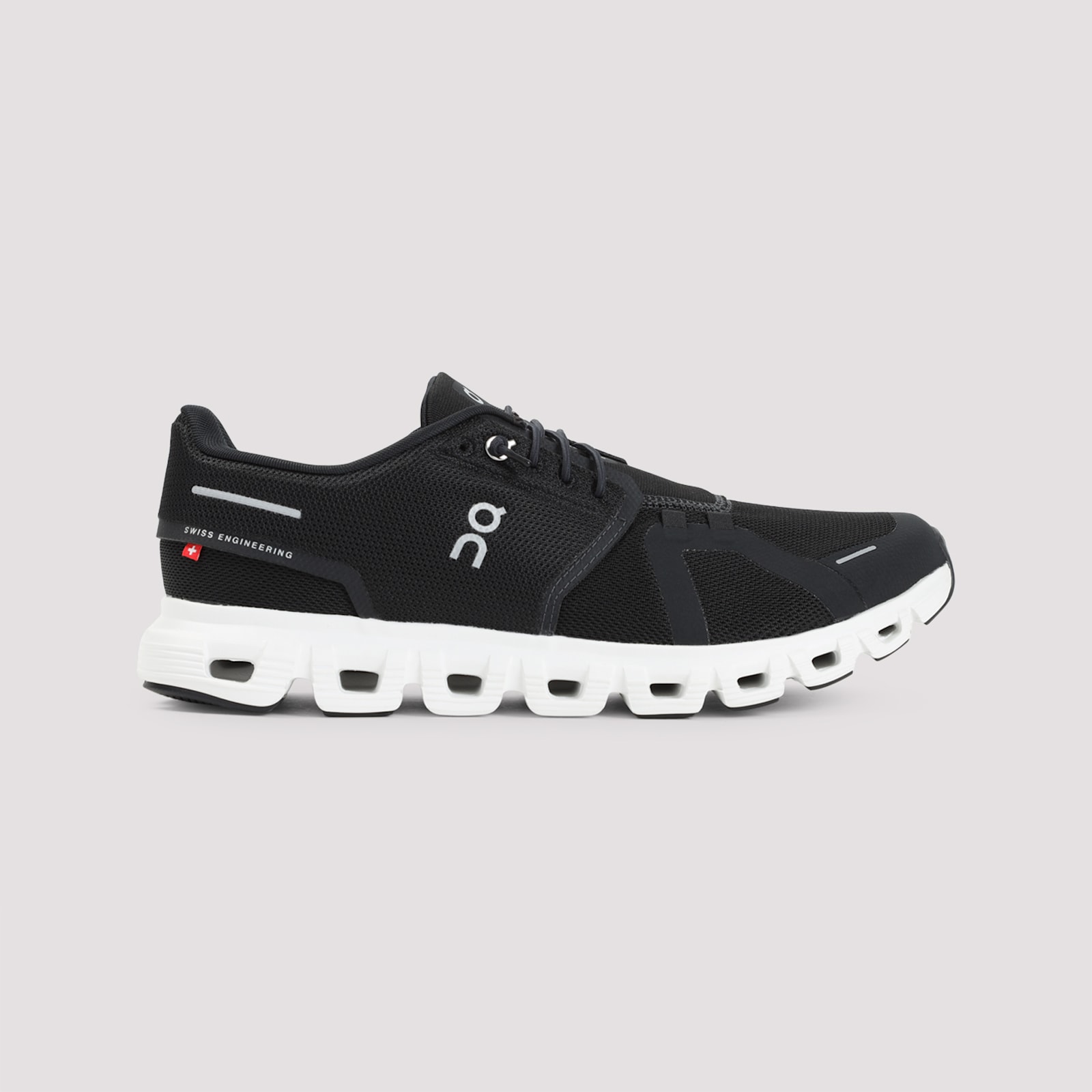 On Cloud 5 Trainers, Size 7