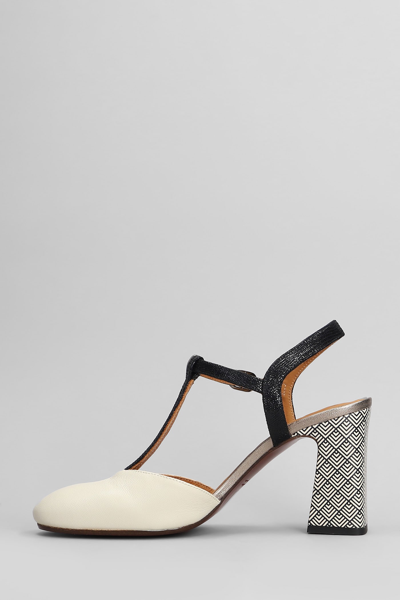 Chie Mihara Pumps In Beige Leather In Beige
