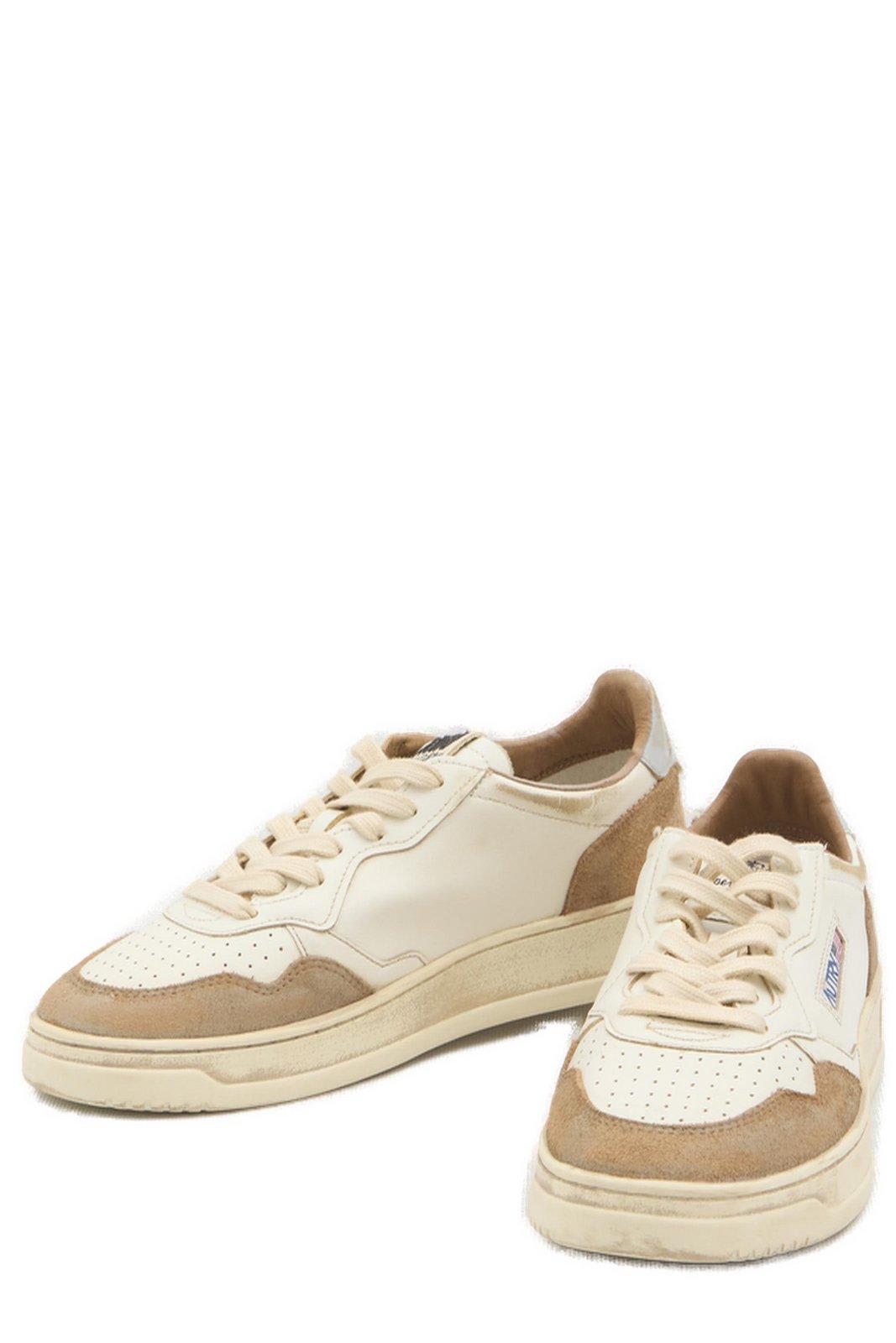 Autry Medalist Super Vintage Low-top Sneakers In Leat/suede Cogn/micr