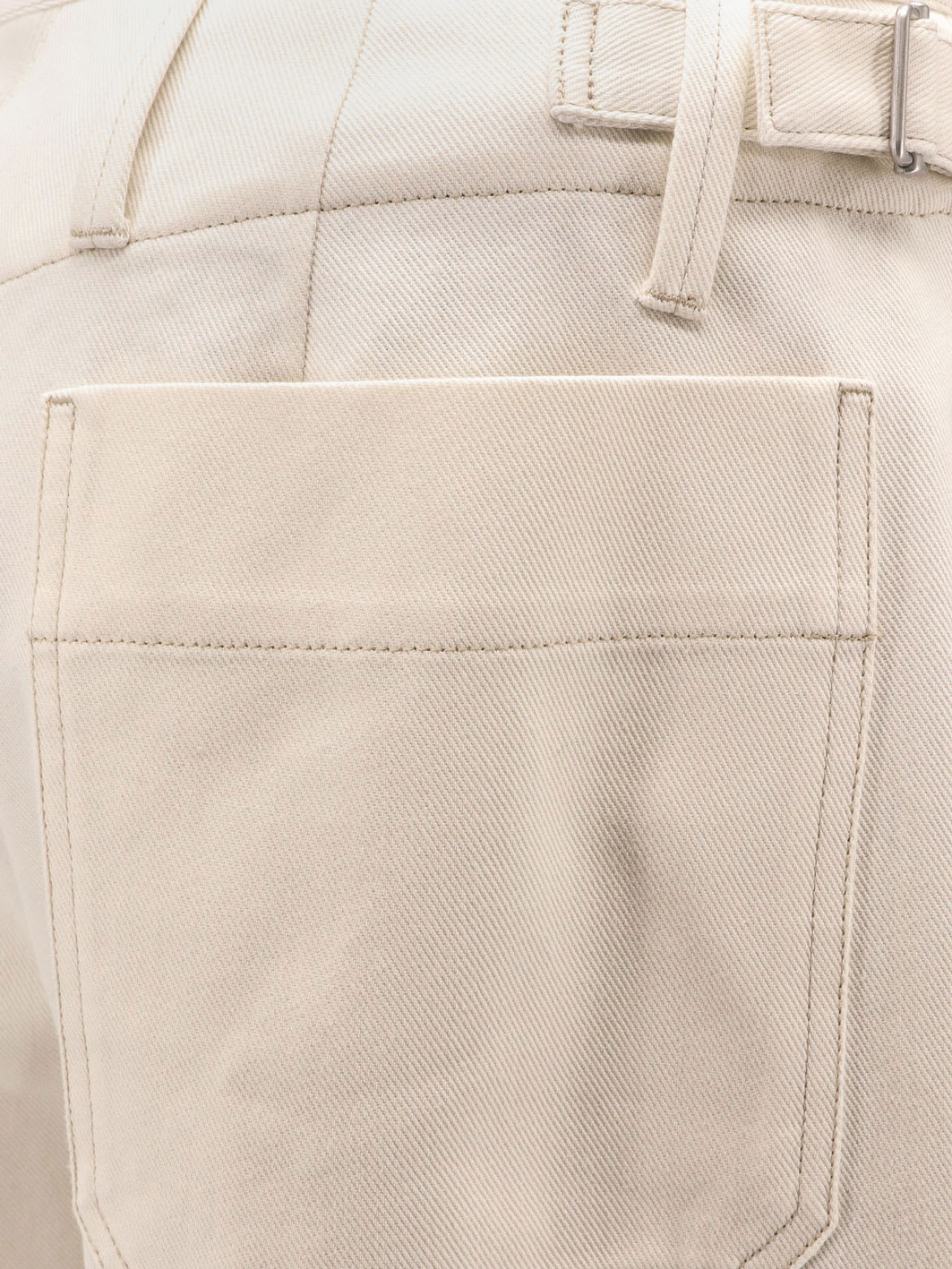 Lemaire Men Pleated Carrot Denim Trouser In White