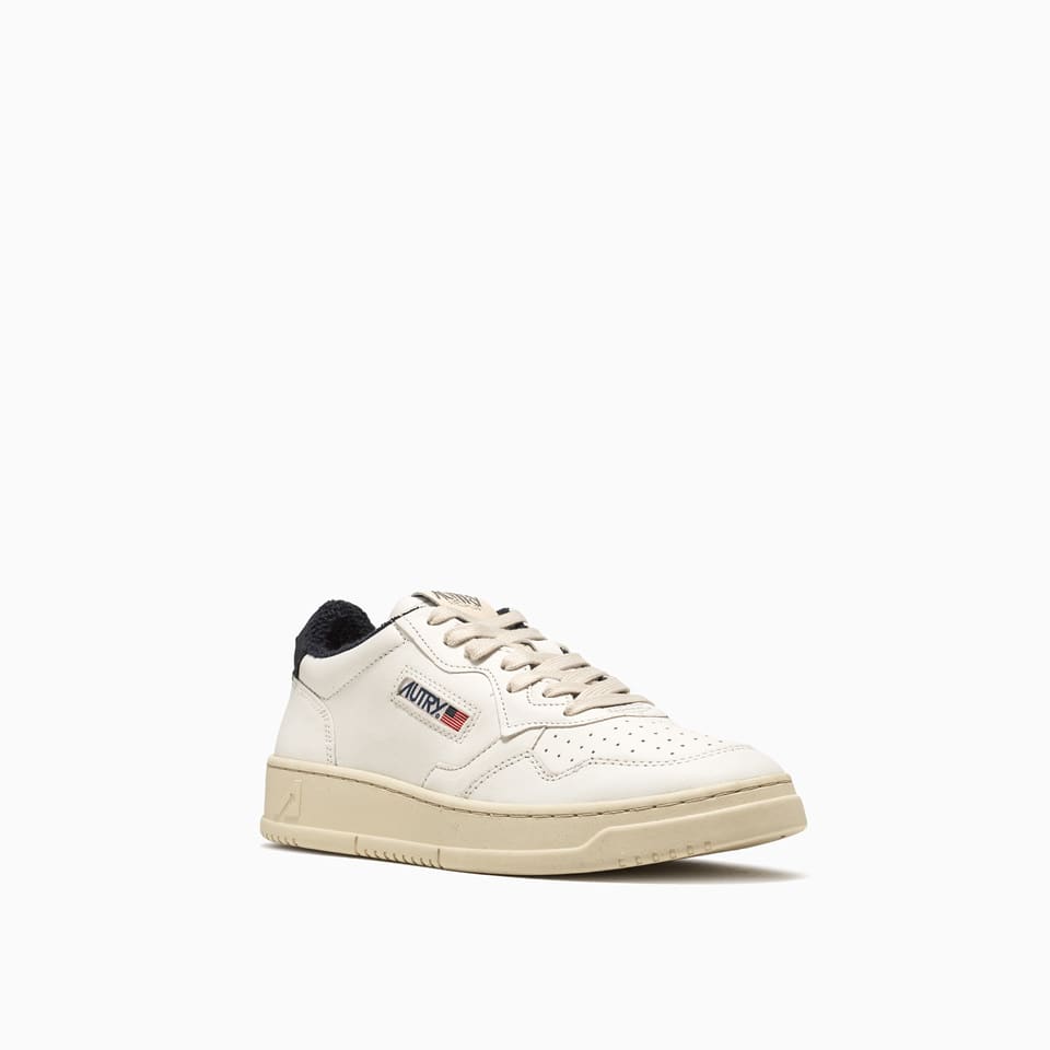 Shop Autry Medalist Low Man Sneakers Aulm Sp02 In White