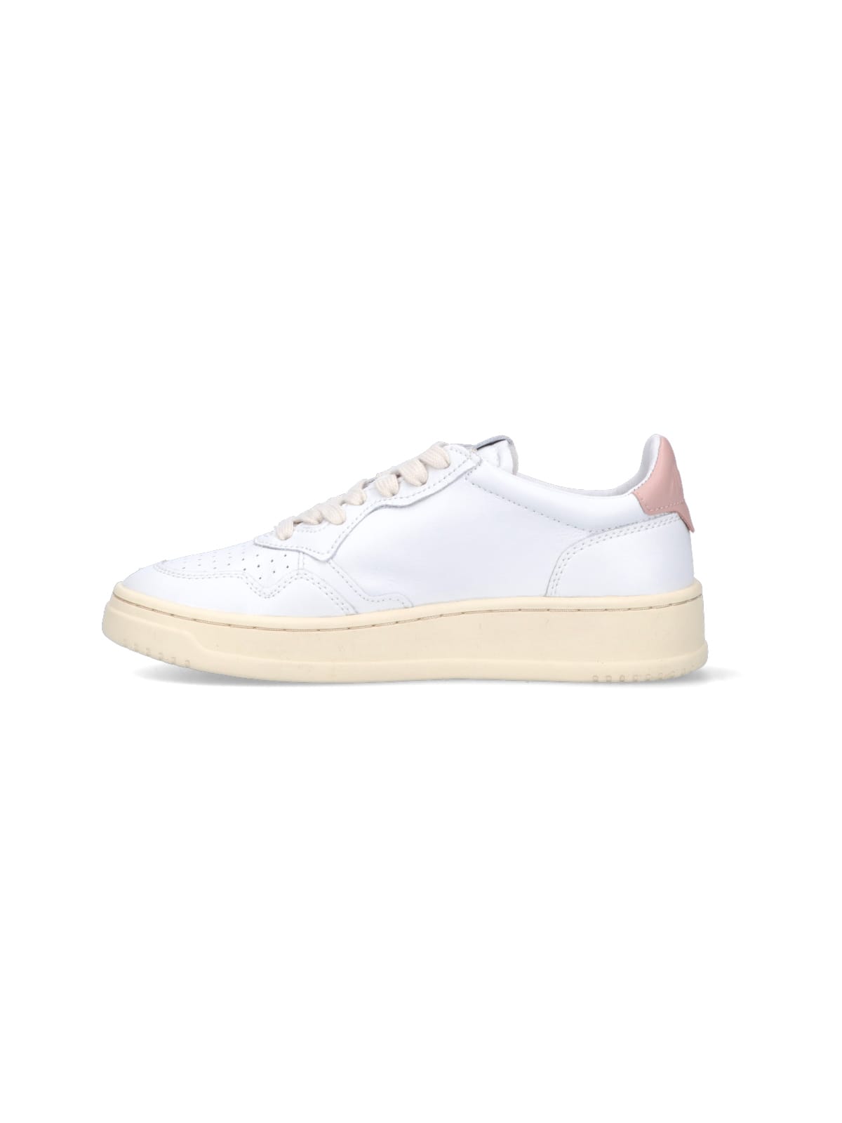 Shop Autry Medalist 01 Low Sneakers In White