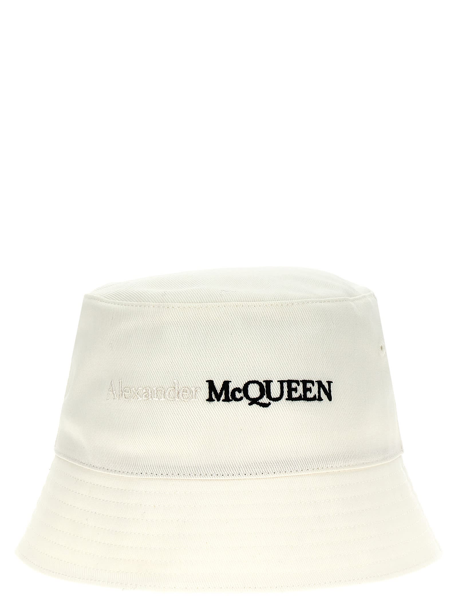 Alexander Mcqueen Logo Bucket Hat In White/black