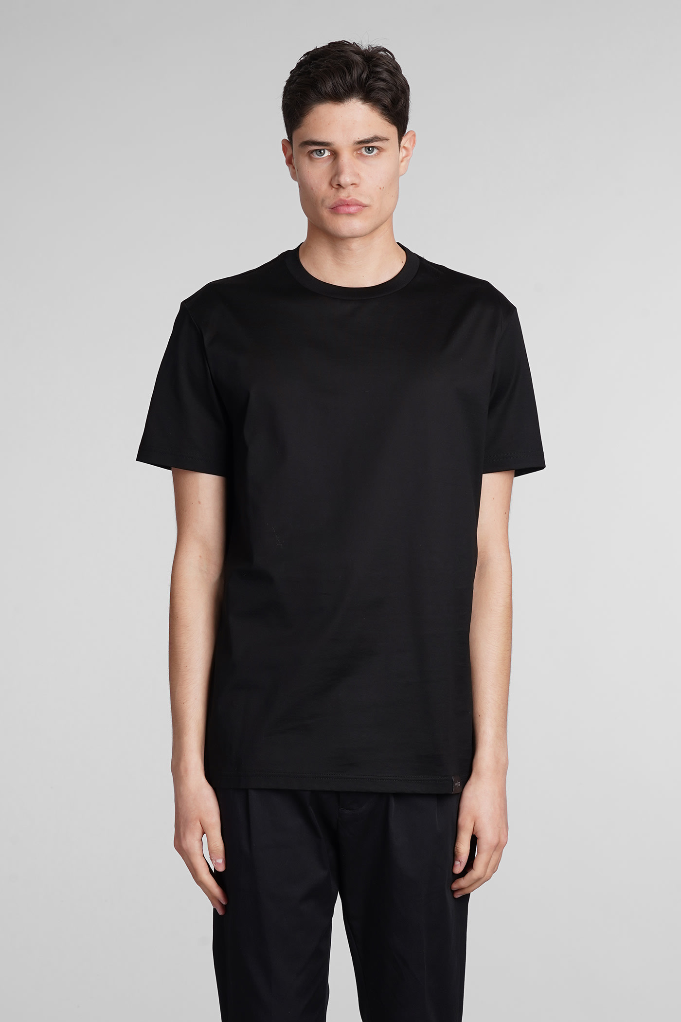B134 Basic T-shirt In Black Cotton