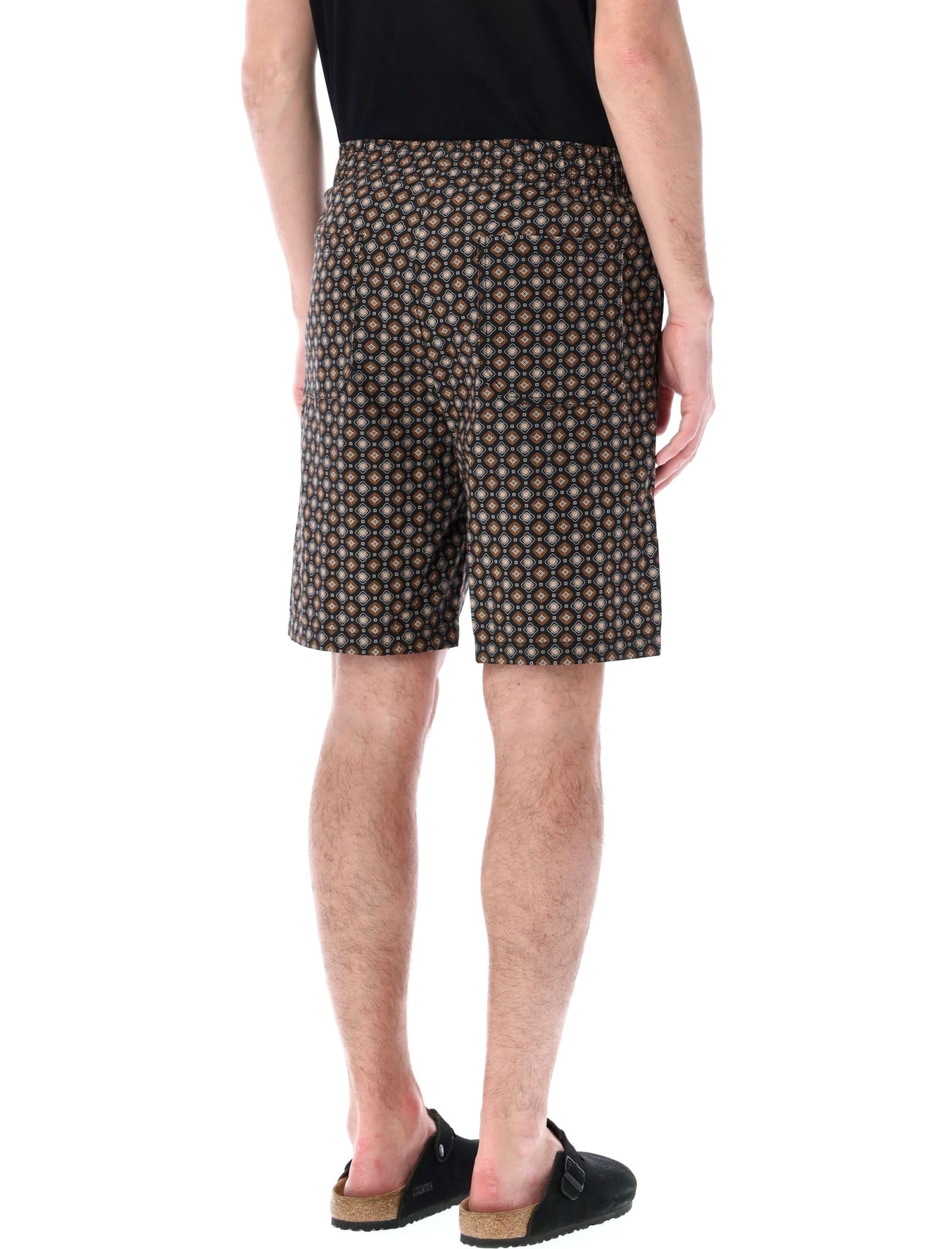 Shop Apc Vincento Short In Black