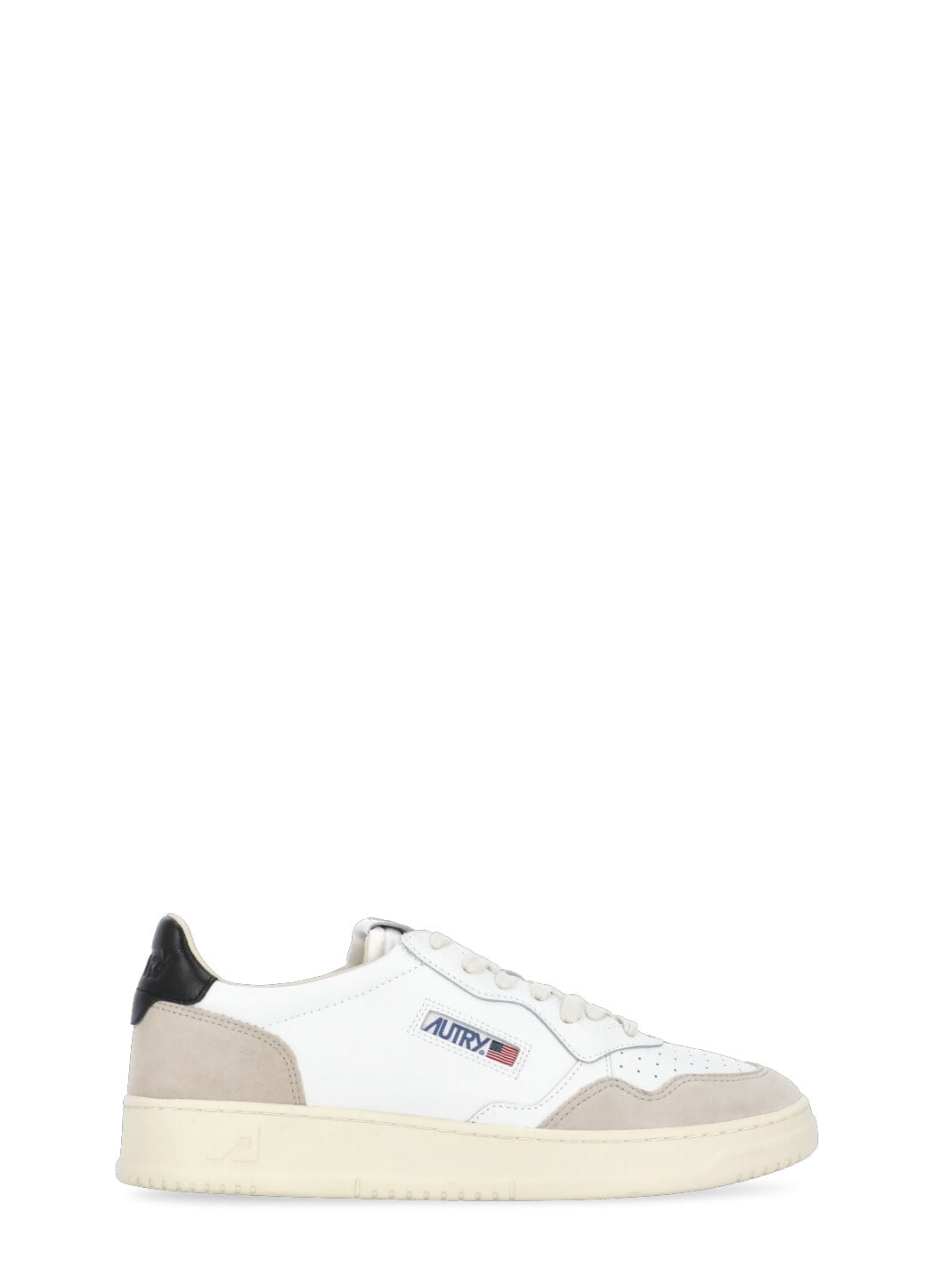 Shop Autry Aulm Ls21 Sneakers In White