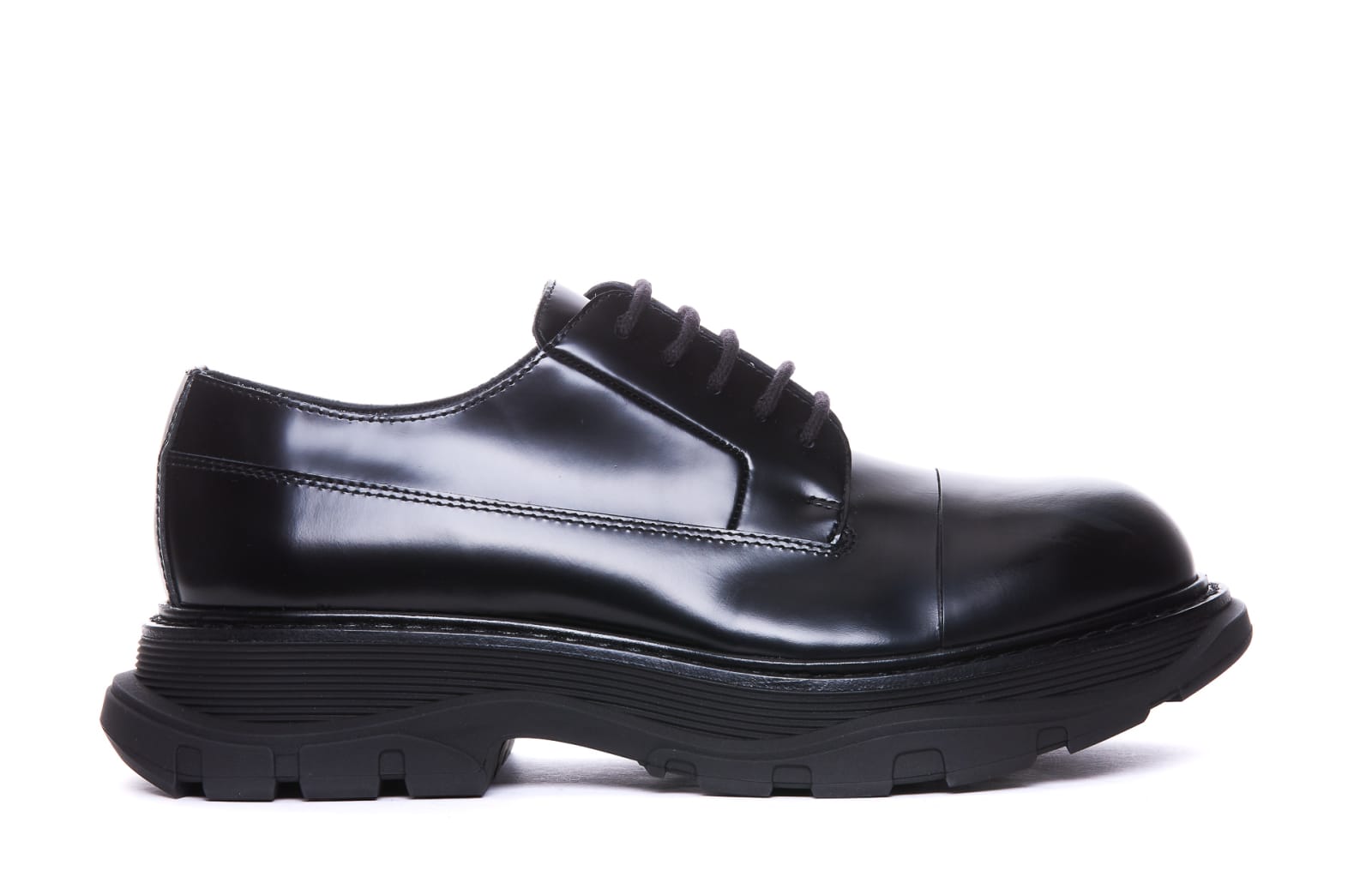 Shop Alexander Mcqueen Tread Laced Up Shoes In Nero