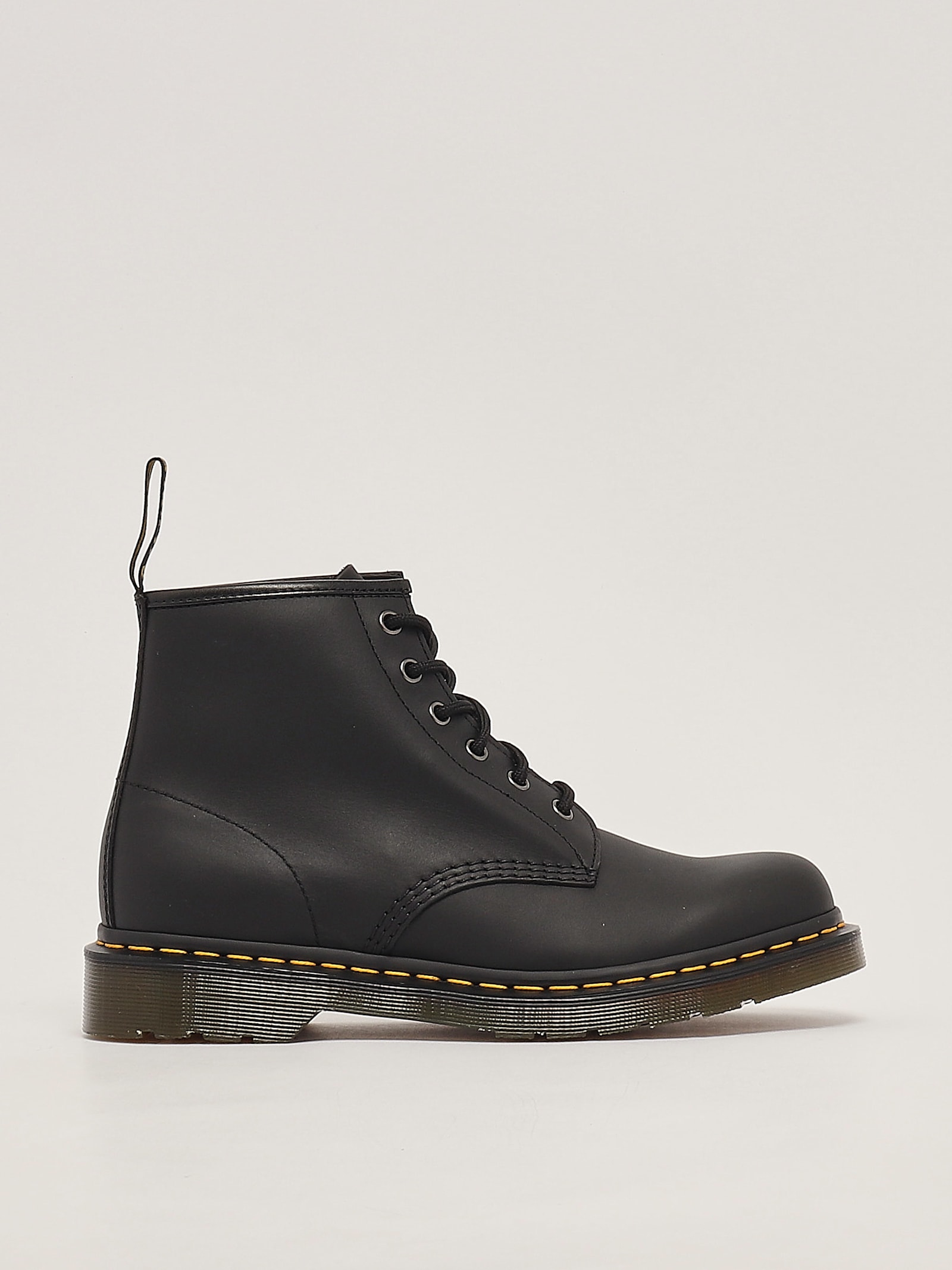 Shop Dr. Martens' Stivaletto Stringato In Nappa Boots In Nero