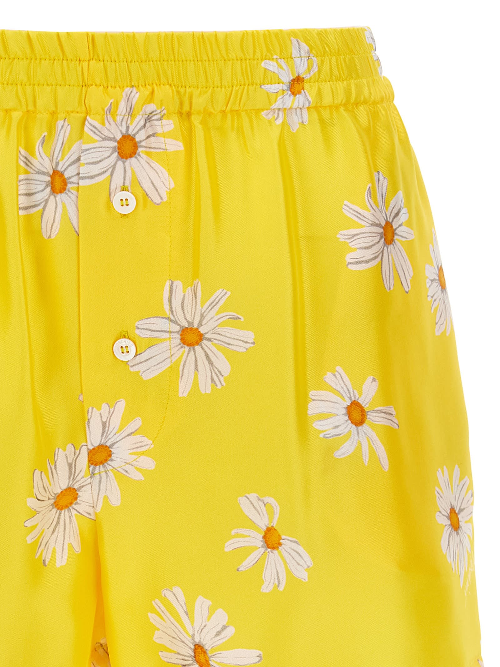 Moschino All-over Daisy Print Silk Twill Shorts In Yellow
