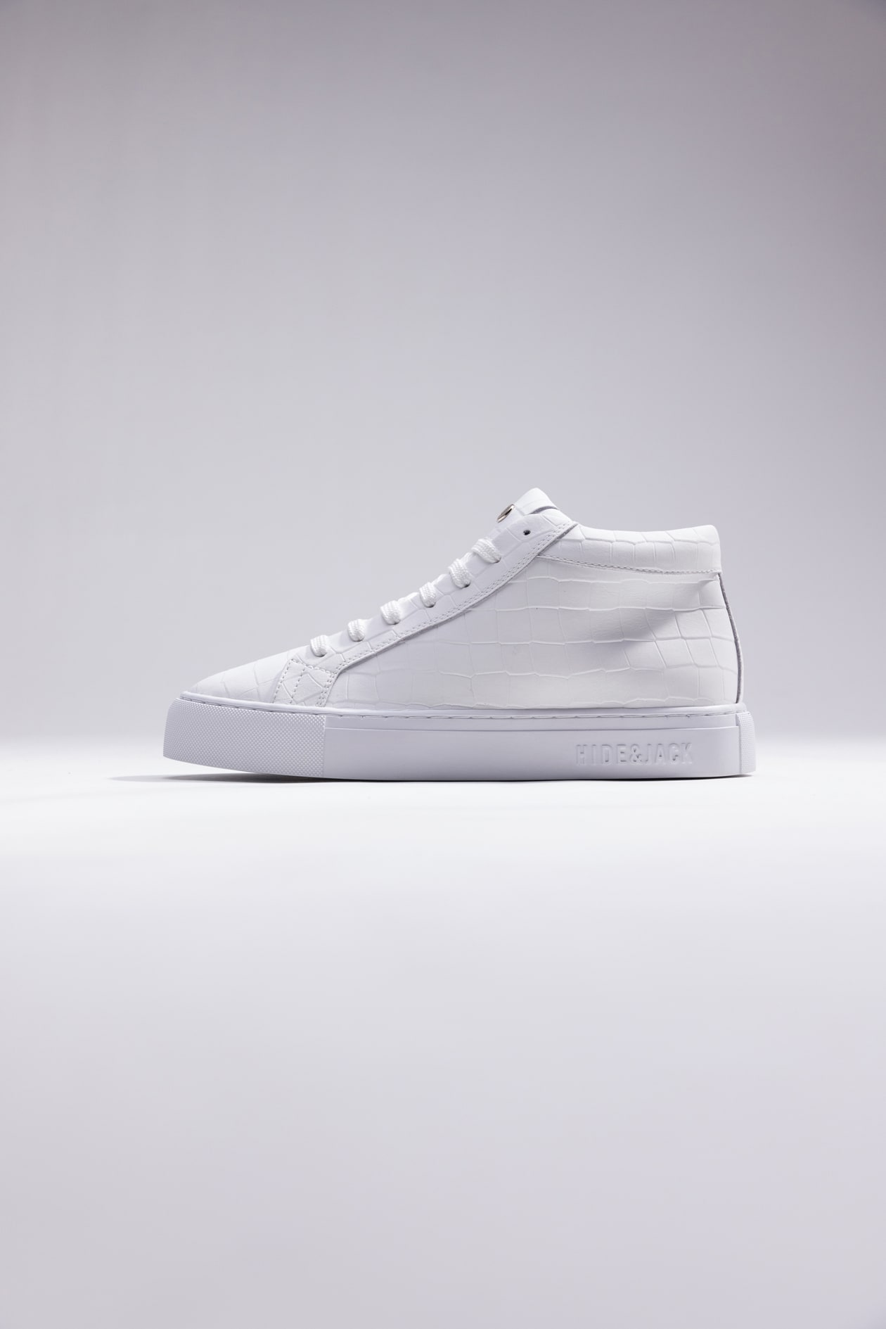 Shop Hide&amp;jack High Top Sneaker - Essence Tuscany White