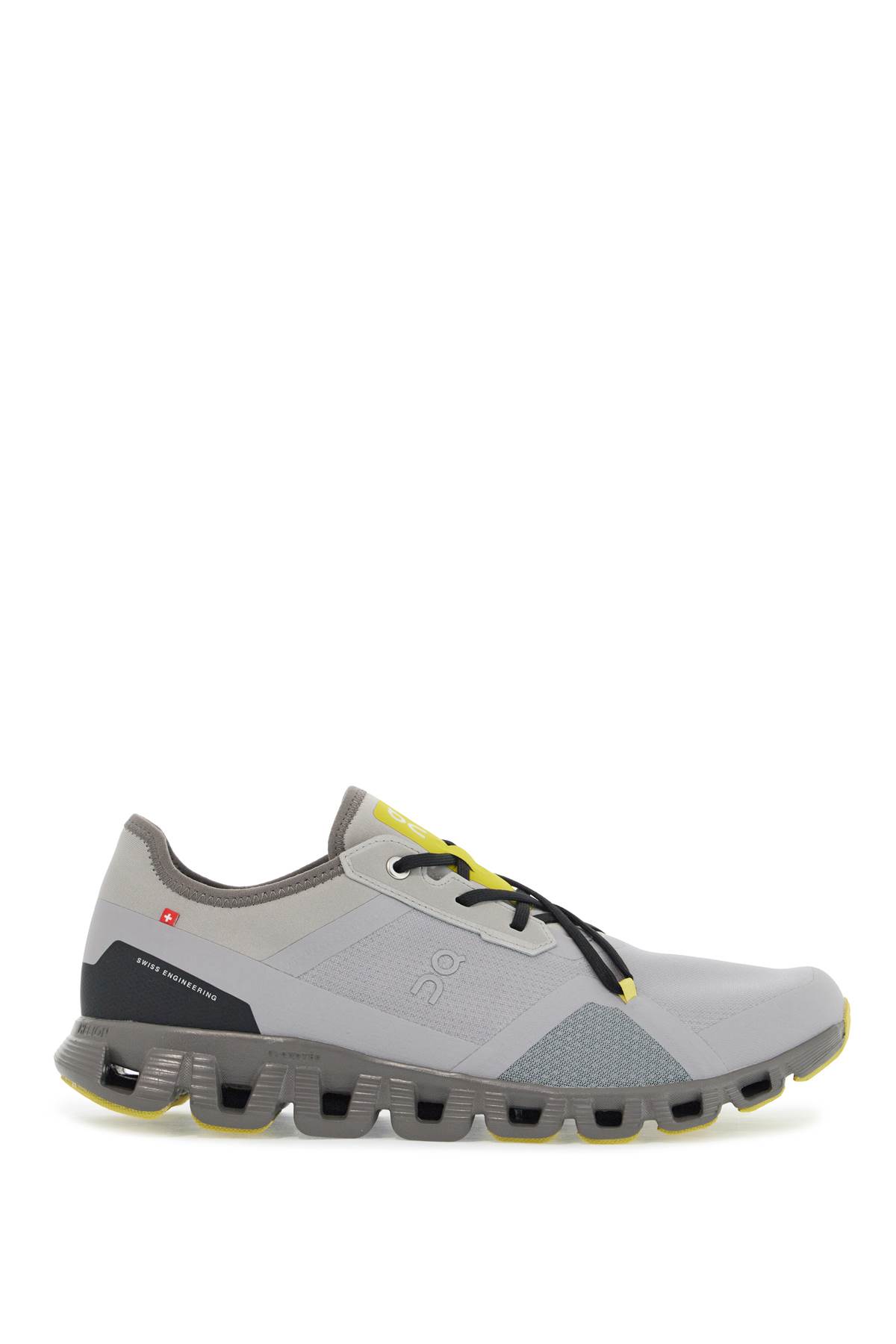 On Cloud X 3 Training Shoe In Fog Gecko (grey)