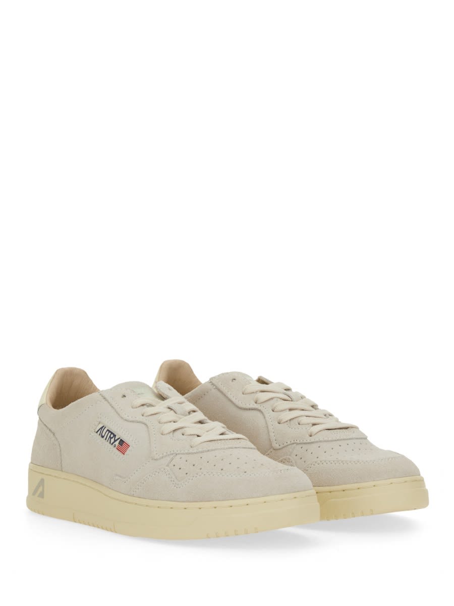 Autry Medalist Perforated Sneakers In White