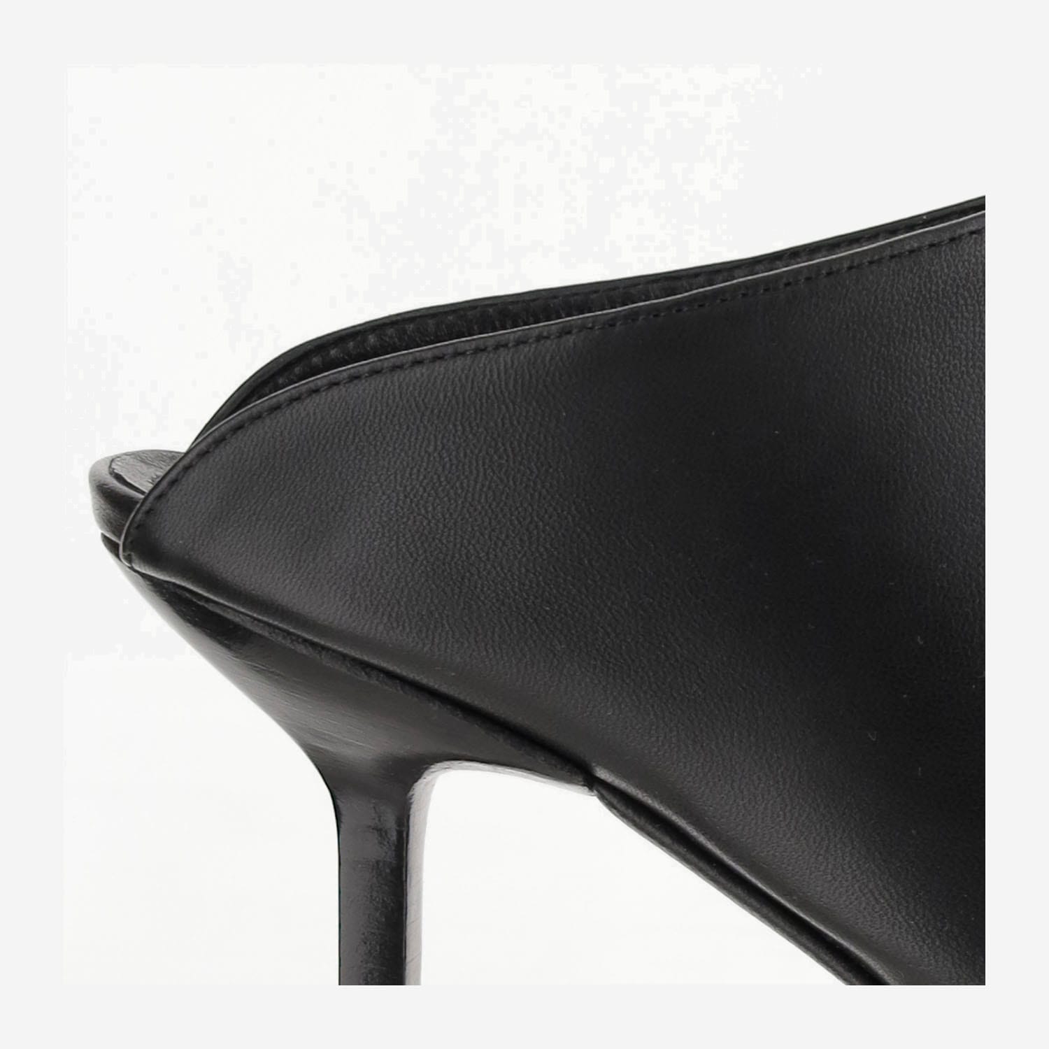 Armarium Leather Mules In Black