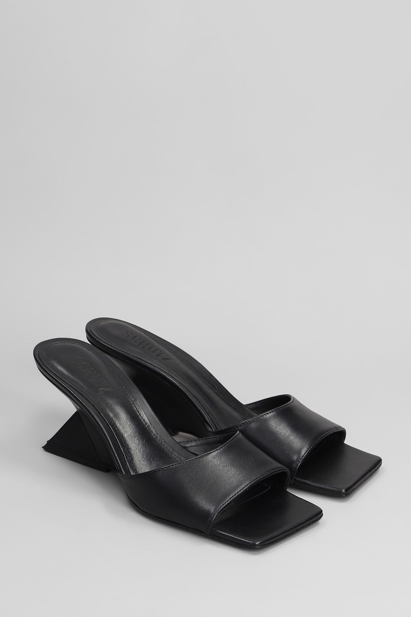 SCHUTZ ABBIE SCULPT SLIPPER-MULE IN BLACK LEATHER