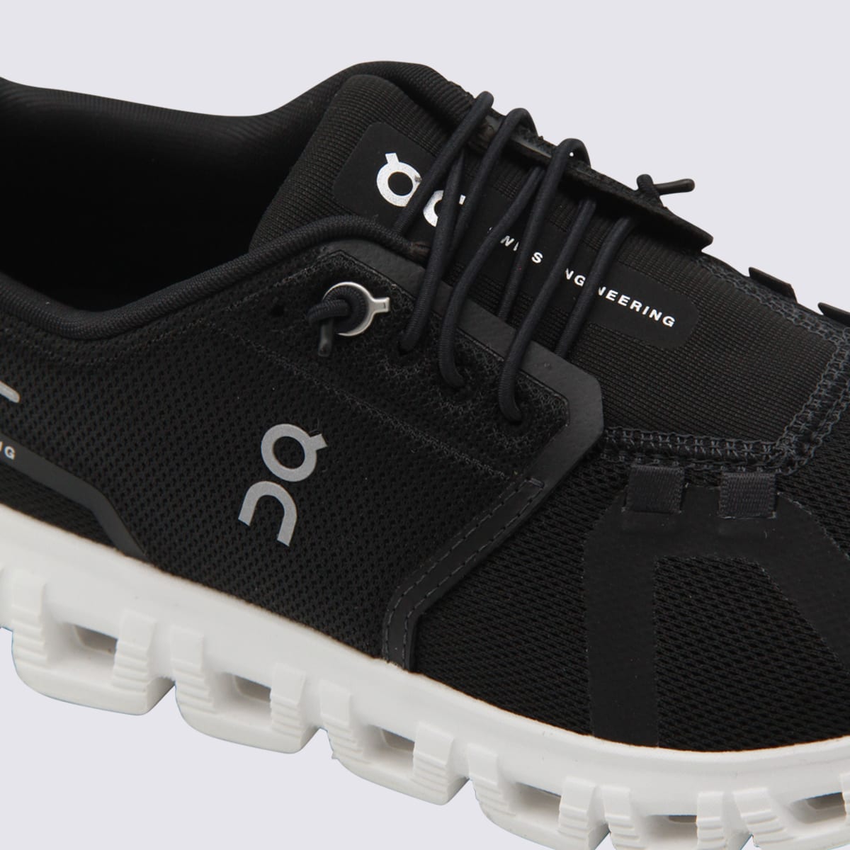 On Black And White Cloud 6 Sneakers In Black