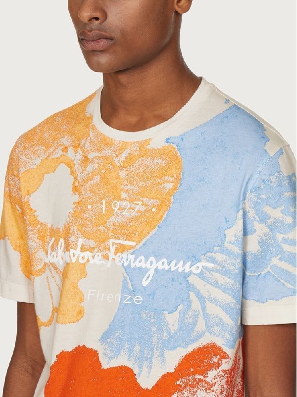 Shop Ferragamo T-shirt In 001