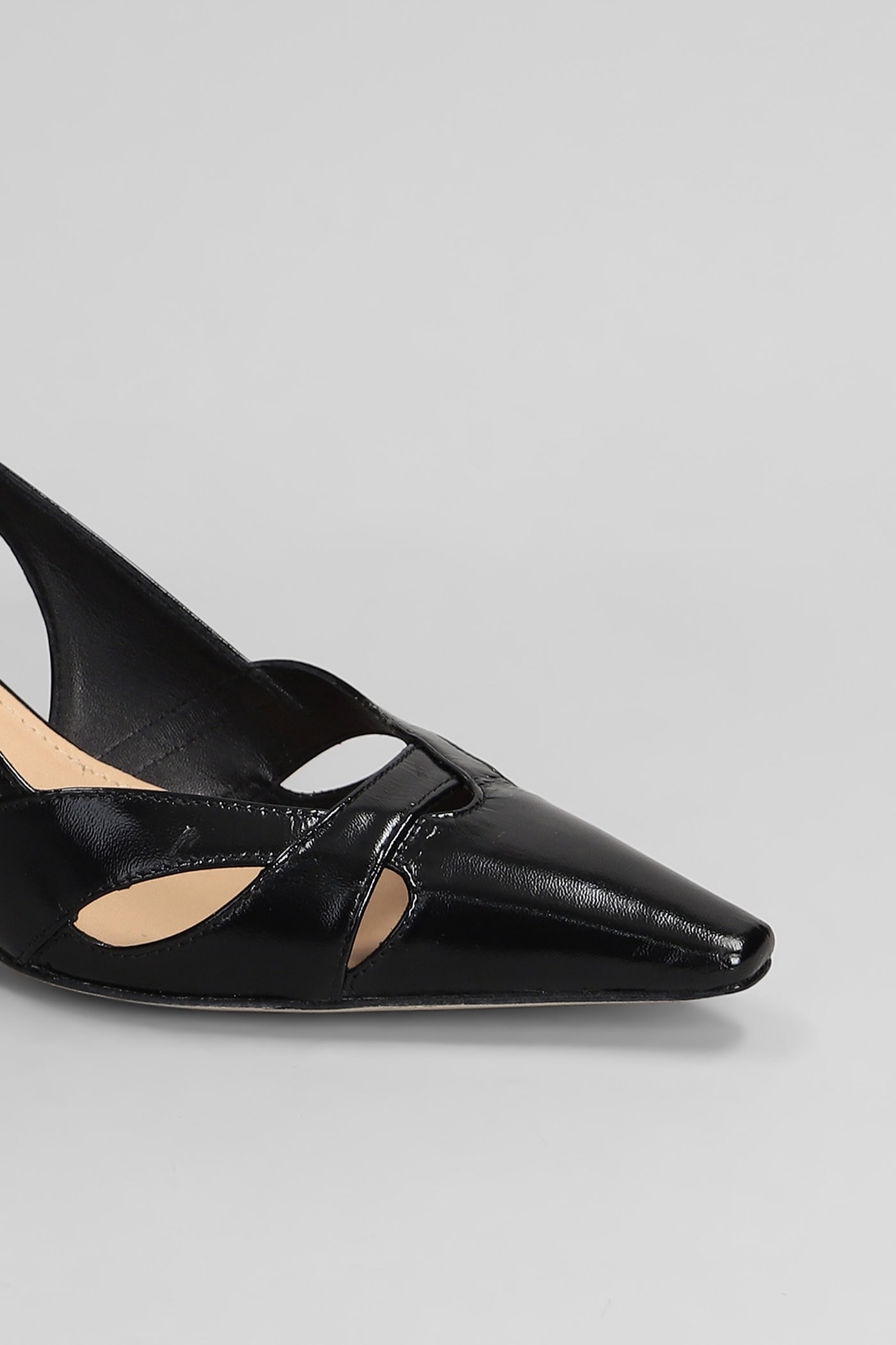 Julie Dee Pumps In Black Leather In Black