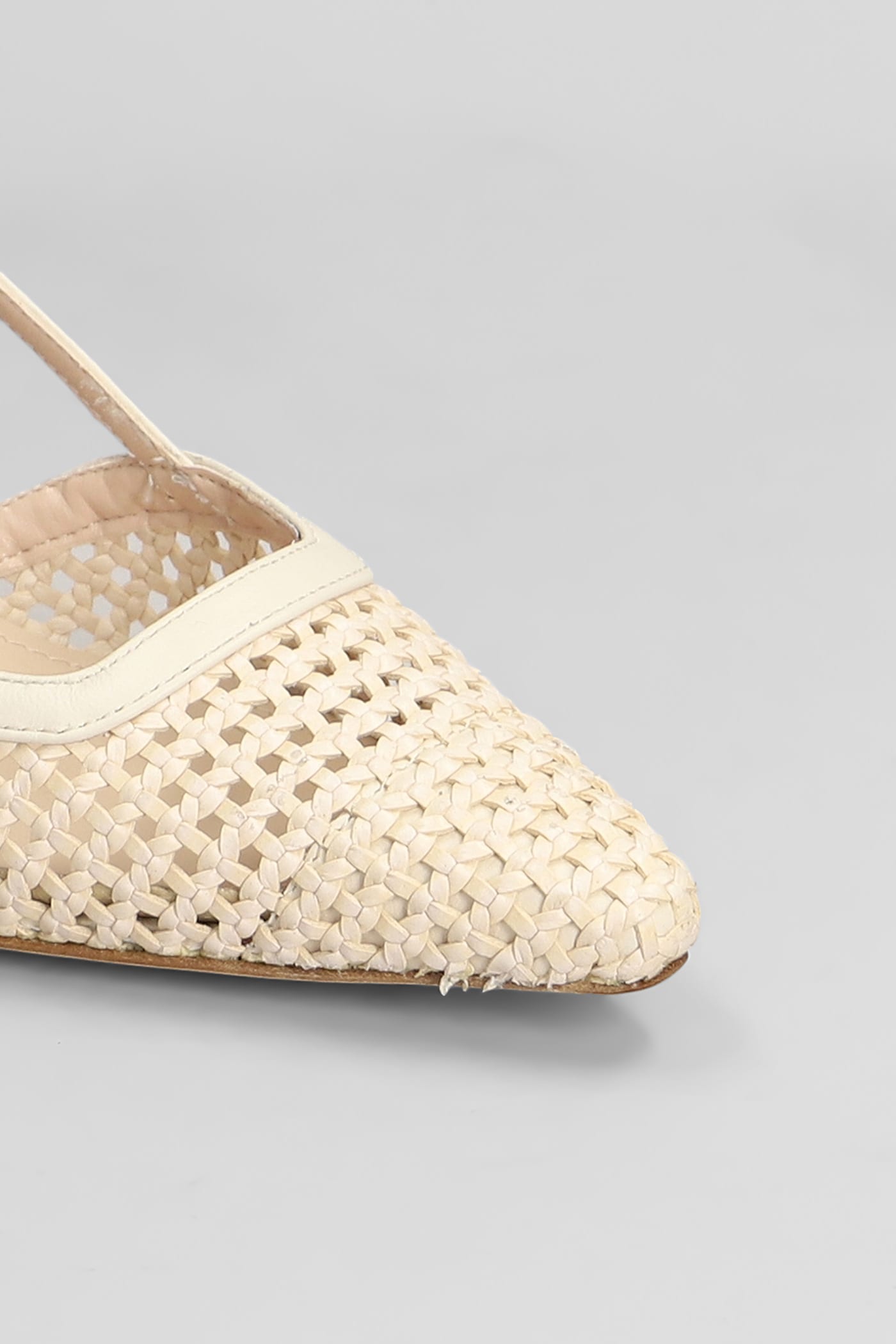 Julie Dee Pumps In Beige Leather In Beige