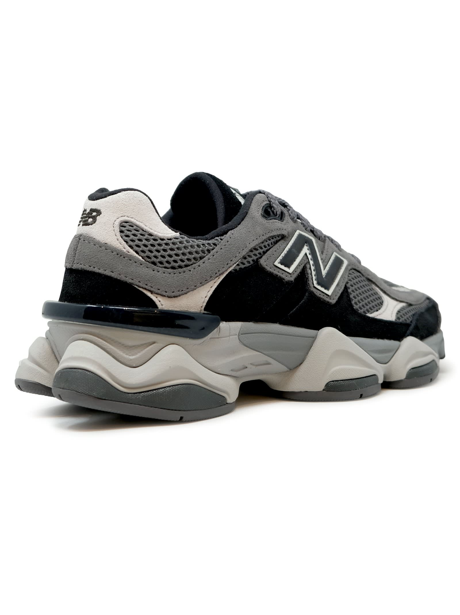 New Balance Low Top Sneakers With Mesh Upper And Rubber Sole In Black