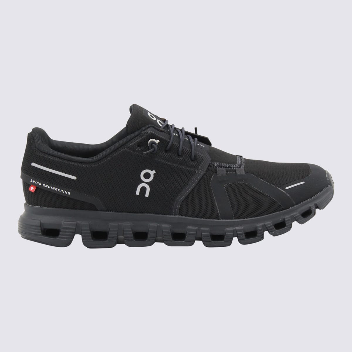 On Cloud 6 Sneakers With Rounded Toe In Black