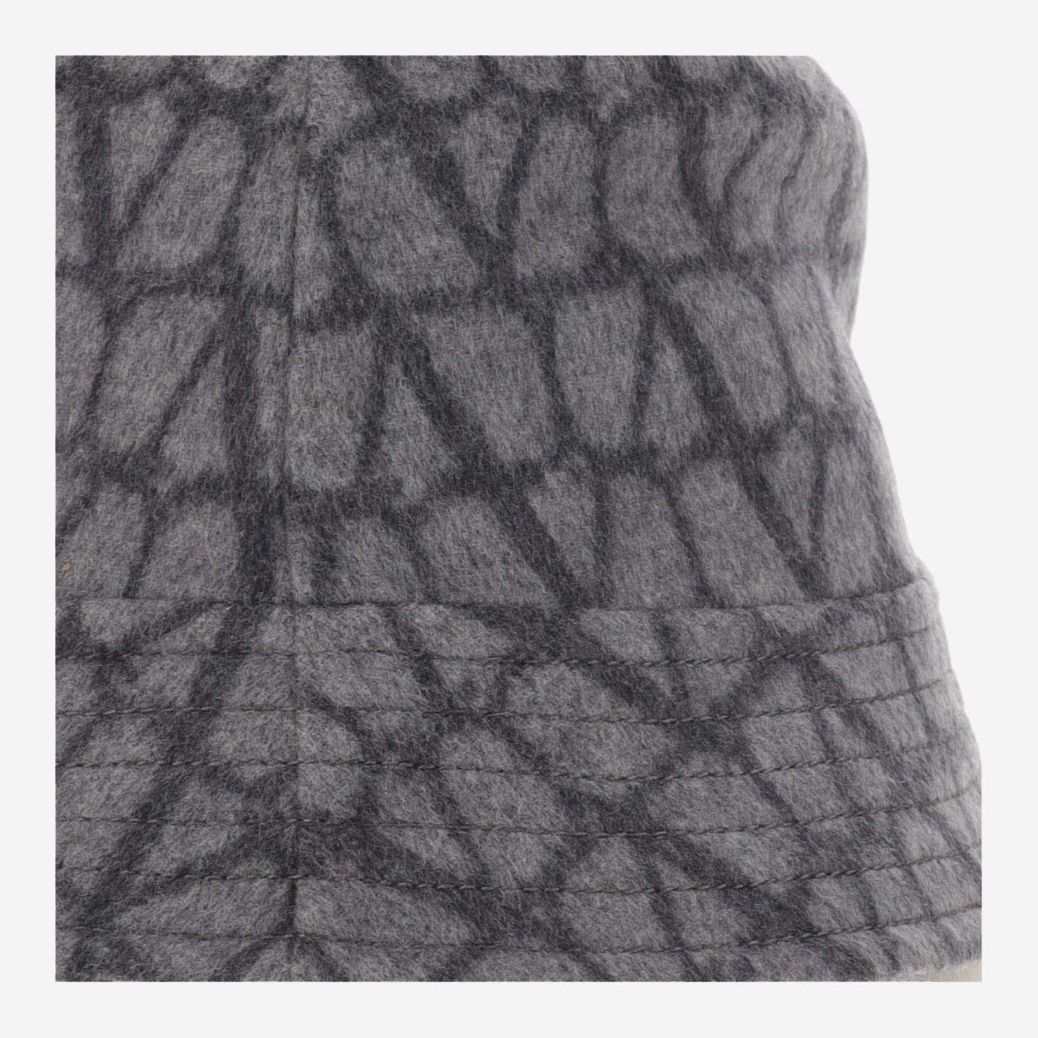 Valentino Toile Iconographe Bucket Hat In Grey