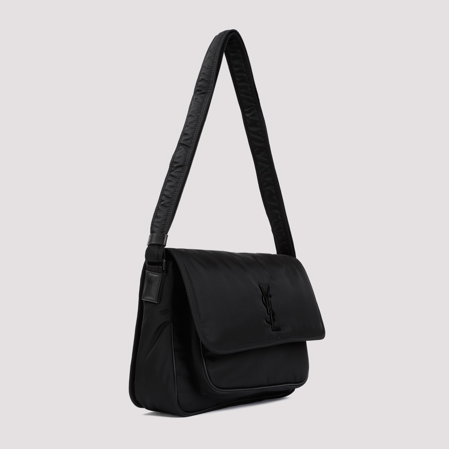 Saint Laurent Niki Camera Shoulder Bag In Nero/nero