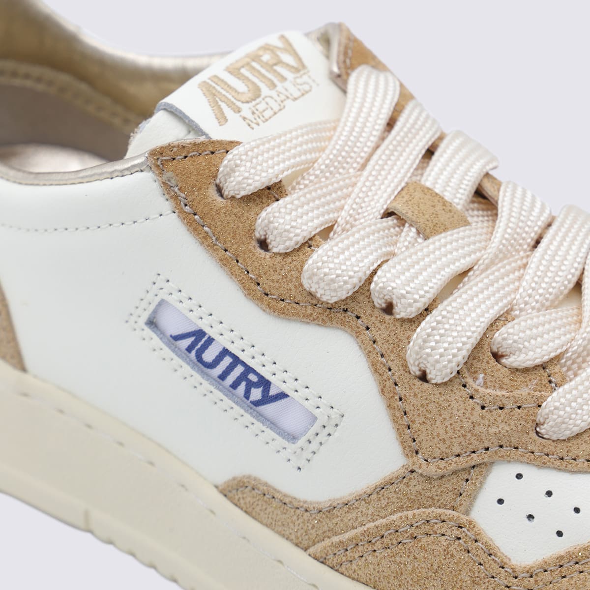 Autry Sneakers Medalist Low In Avory And Gold Leather Glittered In Sand