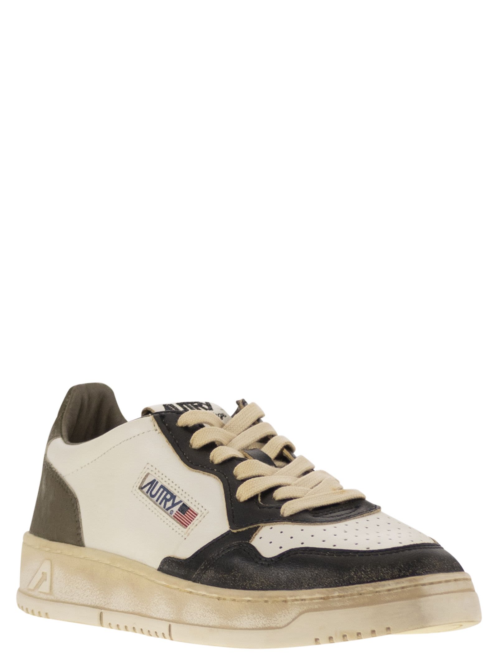 Autry Medalist - Super Vintage Trainers In White/black