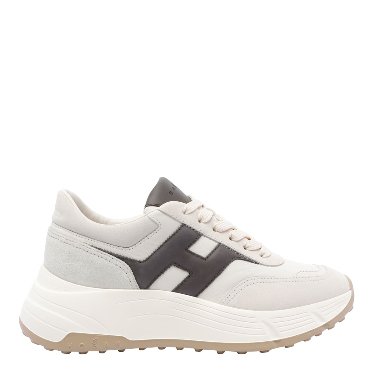 H669 Sneakers