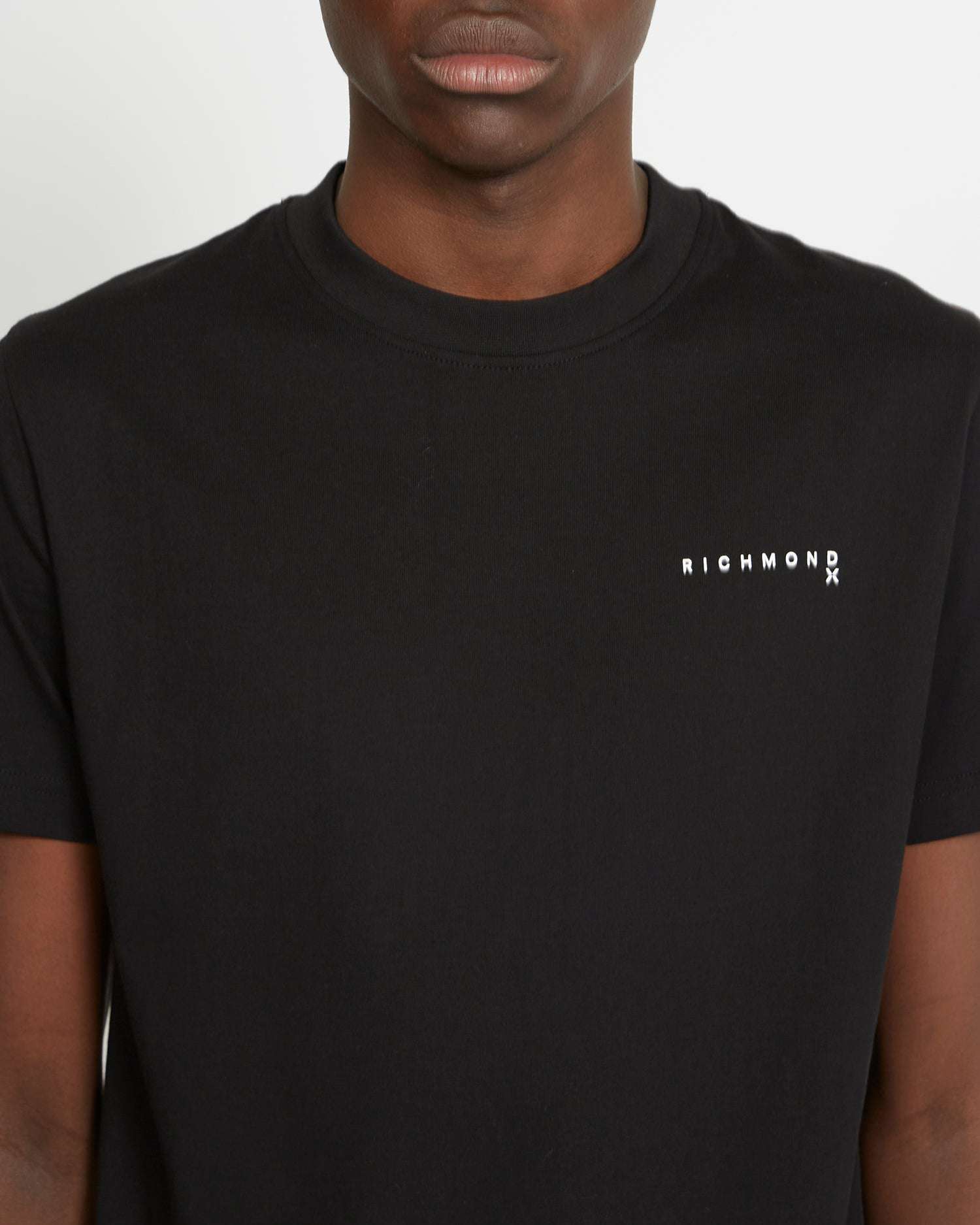 Shop John Richmond T-shirt With Contrasting Logo And Print In Nero