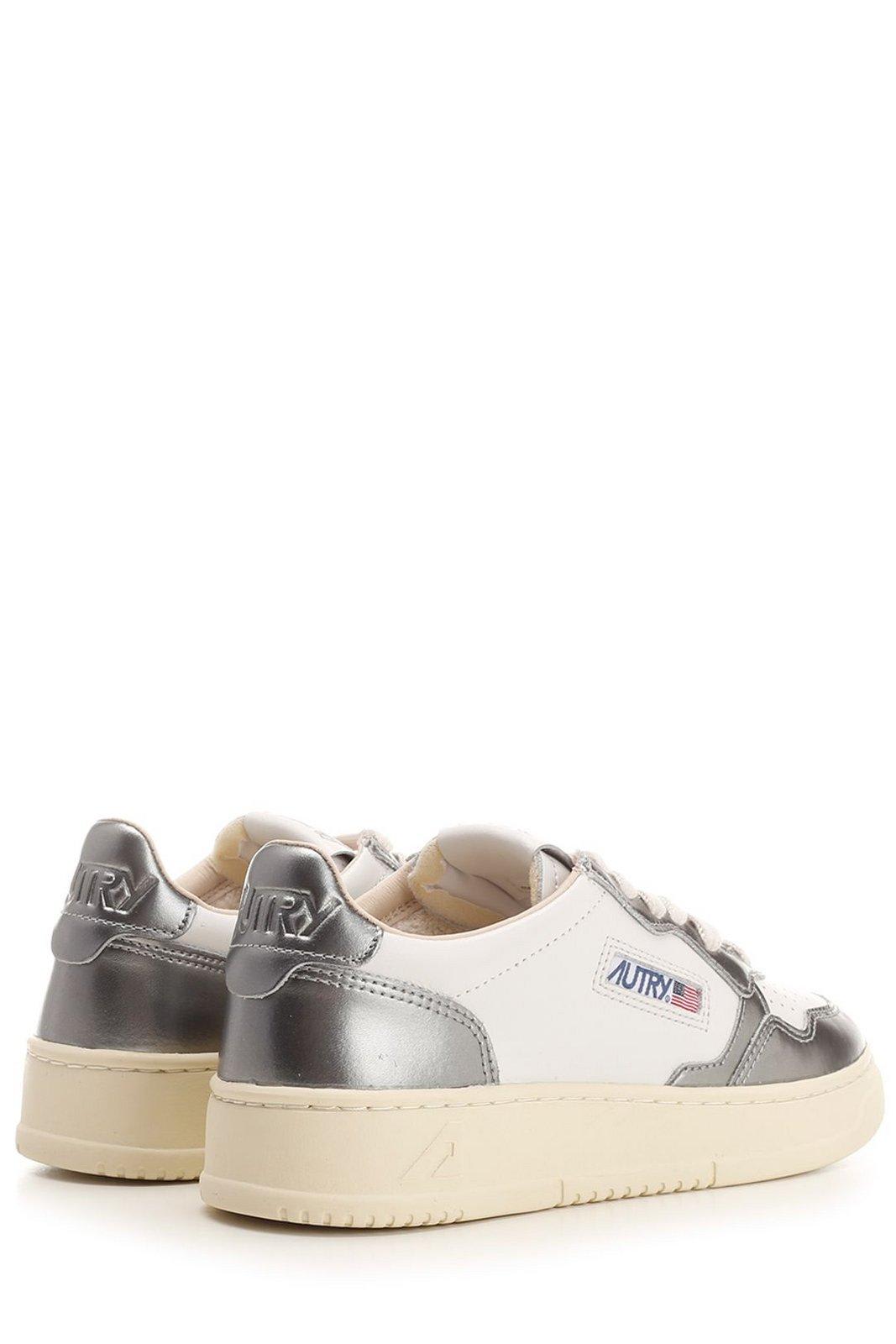 Shop Autry Medalist Bicolor Low-top Sneakers In Argento