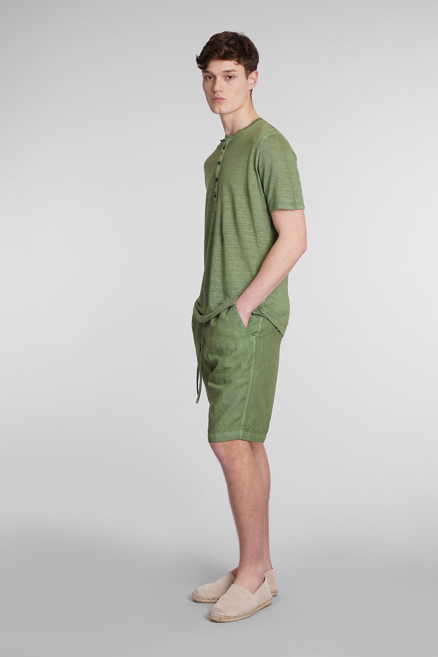 Shop 120% Lino Shorts In Green Linen